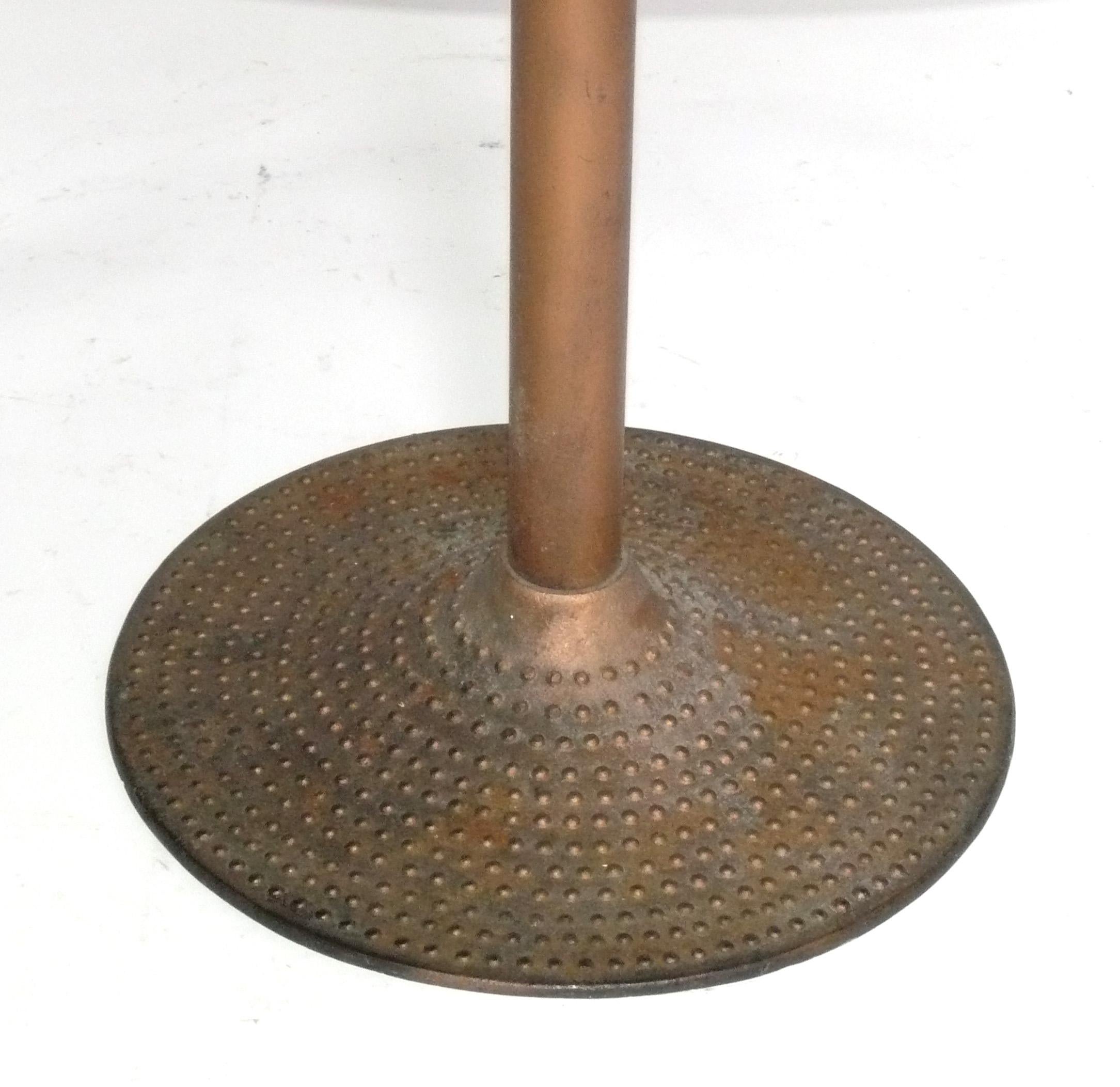 Svedese Tavolo da pranzo in metallo con finitura in marmo verde foresta e rame Illmari Tapiovaara Styl in vendita