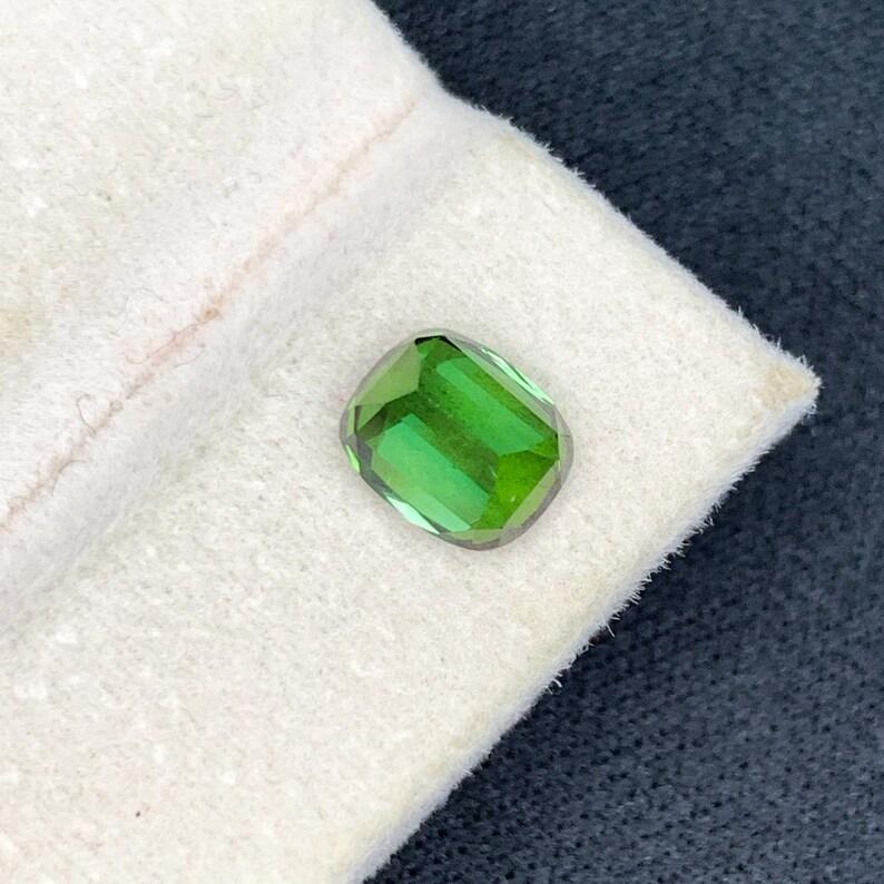 Forest Green Tourmaline Ring Stone, Natural Tourmaline Gemstone For Ring Excellent état - En vente à Peshawar, PK