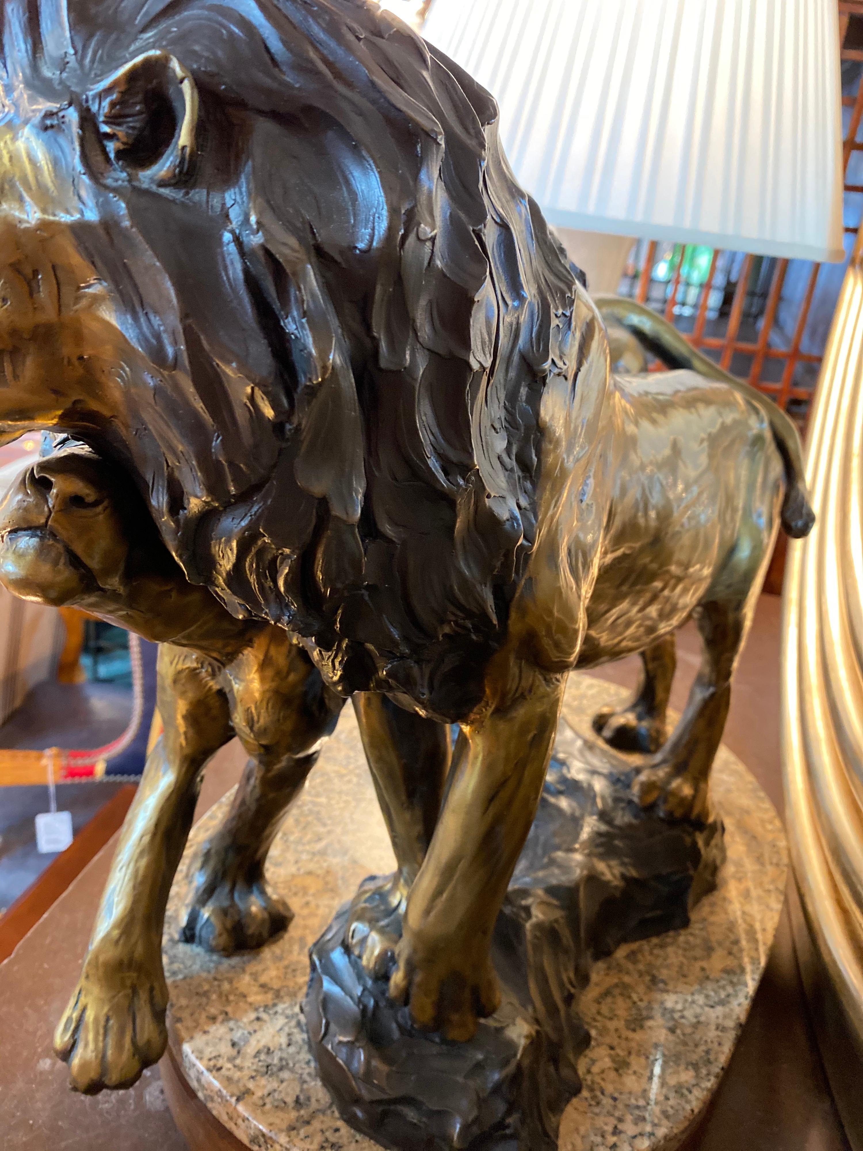Waldholz-Bronze-Skulptur von Löwen 1