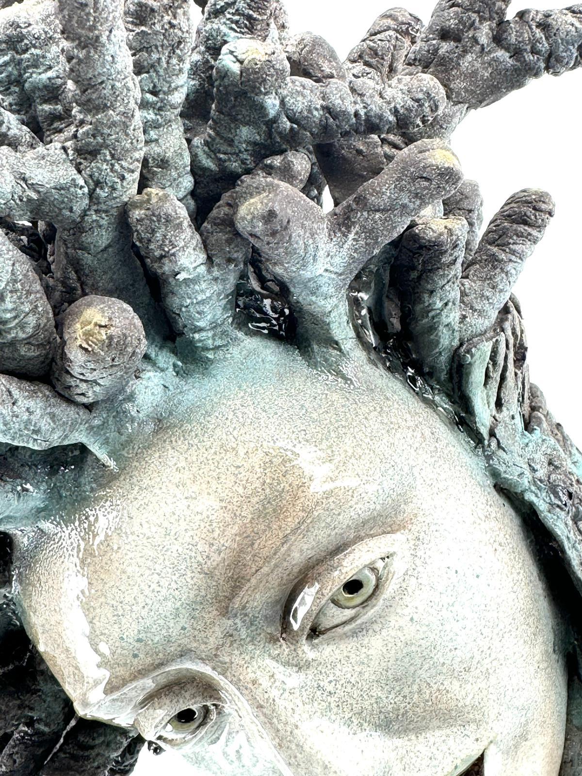 Moderno La Signora della Foresta. Un pezzo d'arte unico. Realizzato e dipinto a mano. Ceramica 2024 in vendita