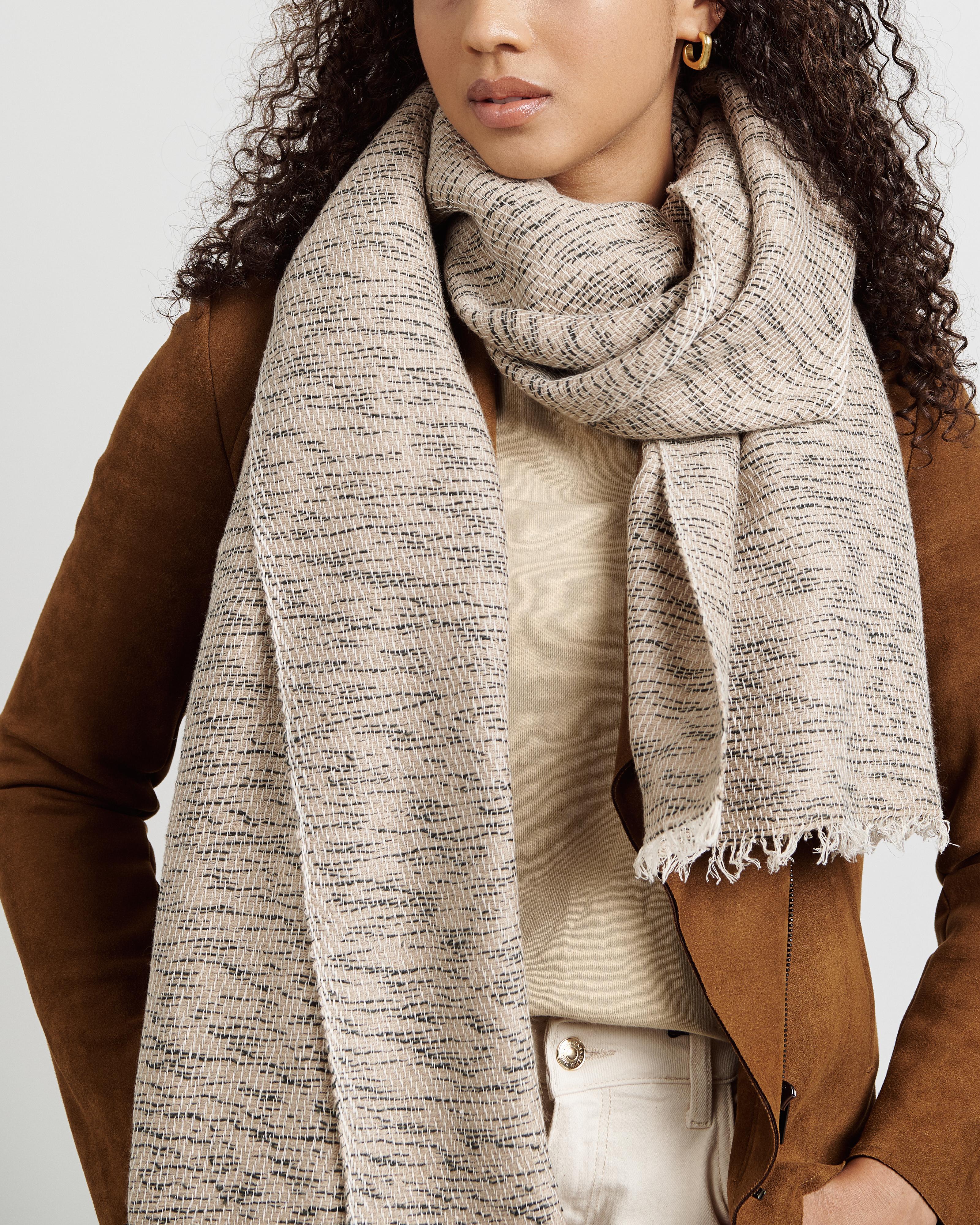 Bufanda De Cachemira Merino Suave Tejida A Mano Noche De Bosque En Crema Neutro en venta 11