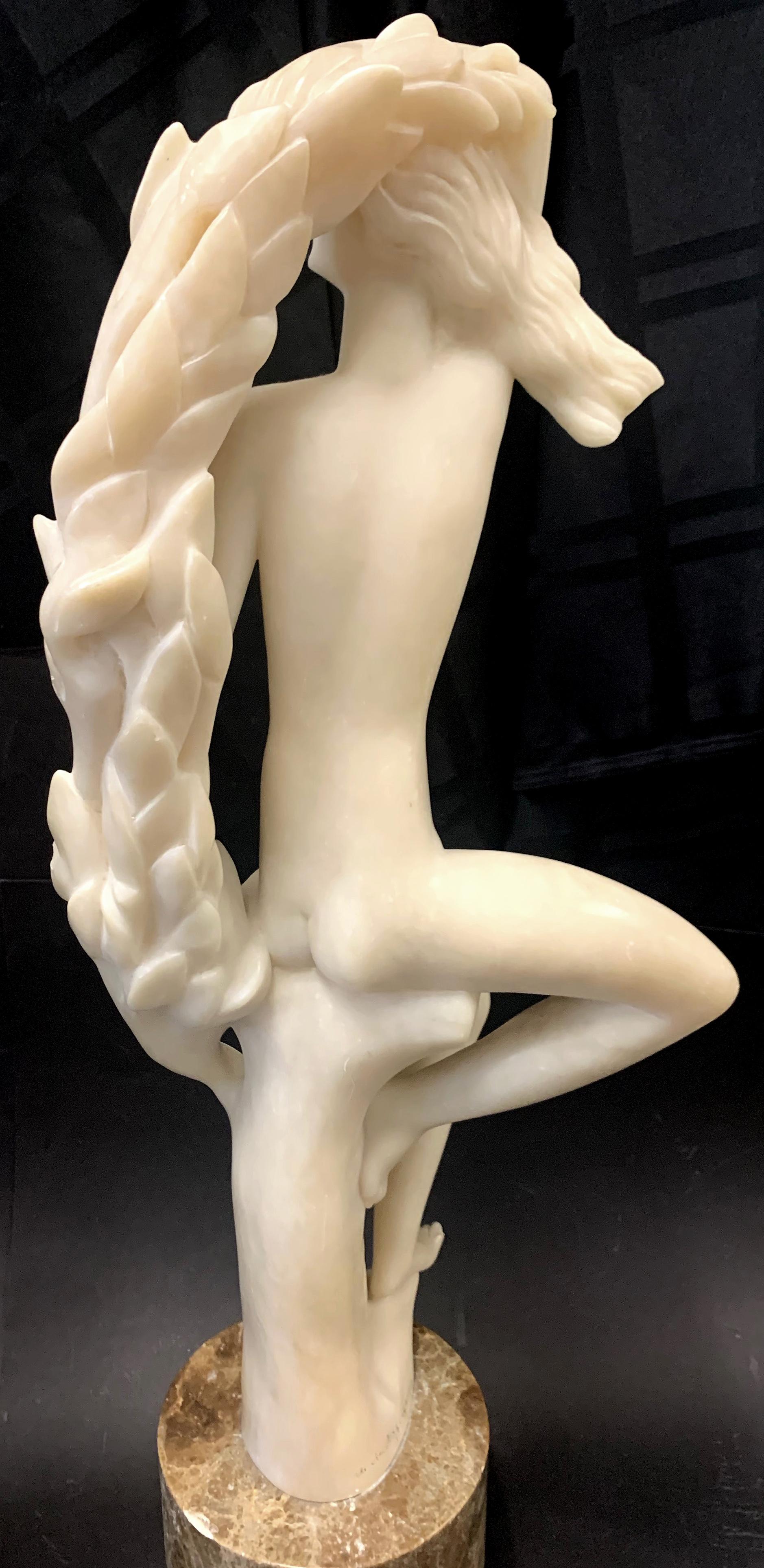 Paar Art-Déco-Skulpturen mit weiblichem Akt aus Alabaster, „Forest Nymphen“, 1937 (Mitte des 20. Jahrhunderts) im Angebot