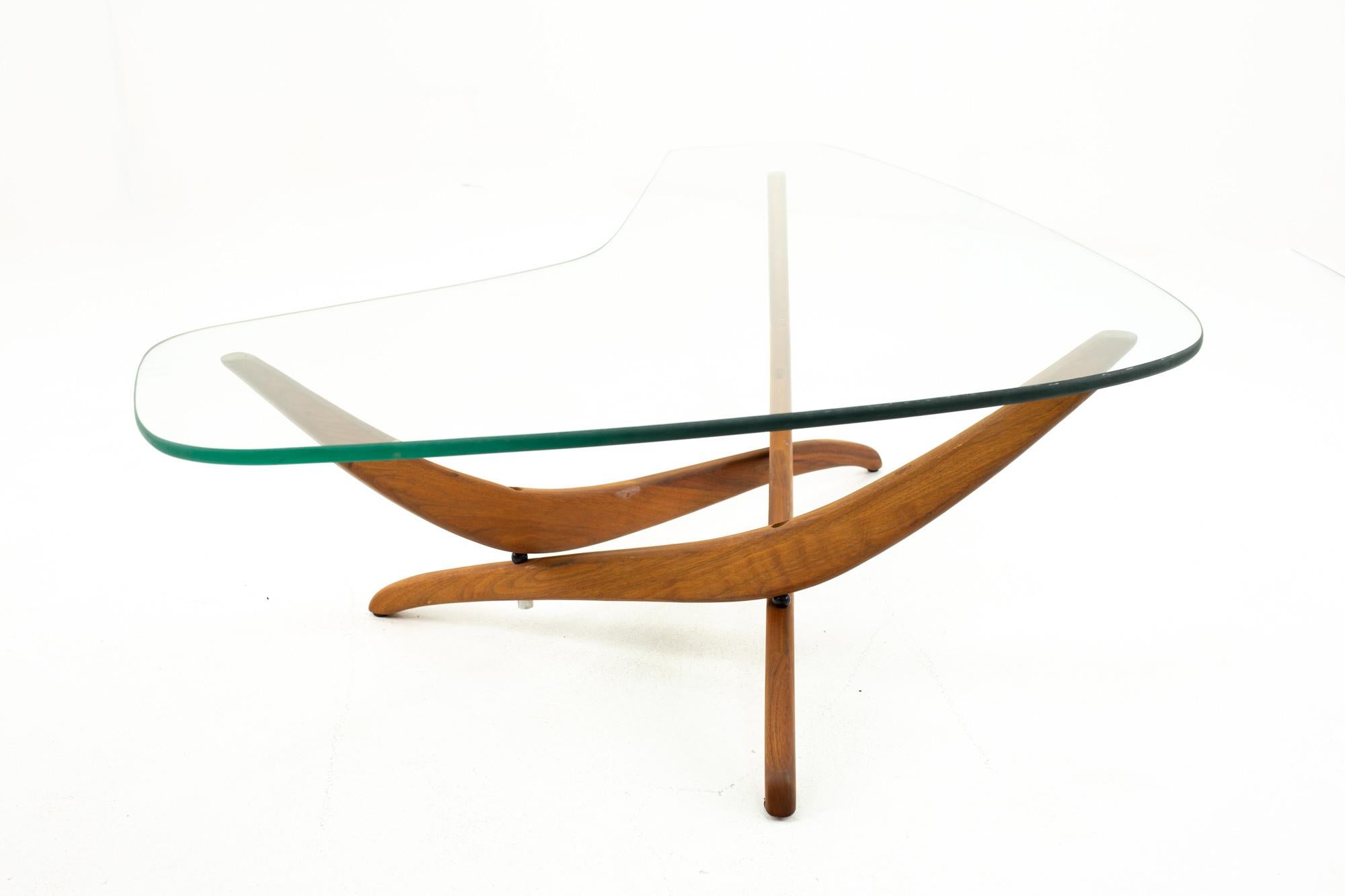 Forest Wilson Mid Century Glass Top Boomerang Coffee Table In Good Condition In Countryside, IL