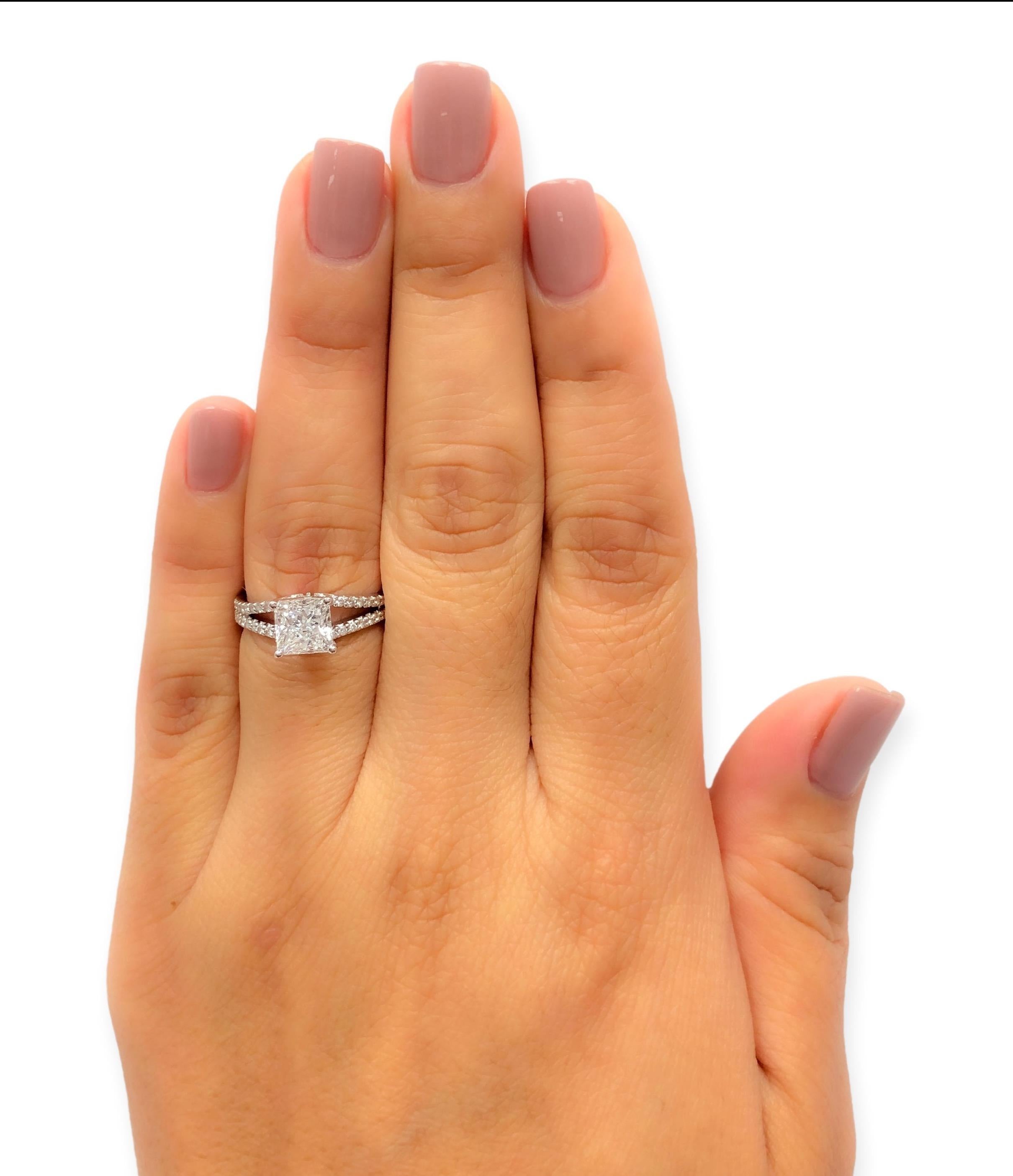 ForeverMark Devotion 18K Bague de fiançailles diamant taille princesse 1.52 Cts.FVVS2 Pour femmes en vente