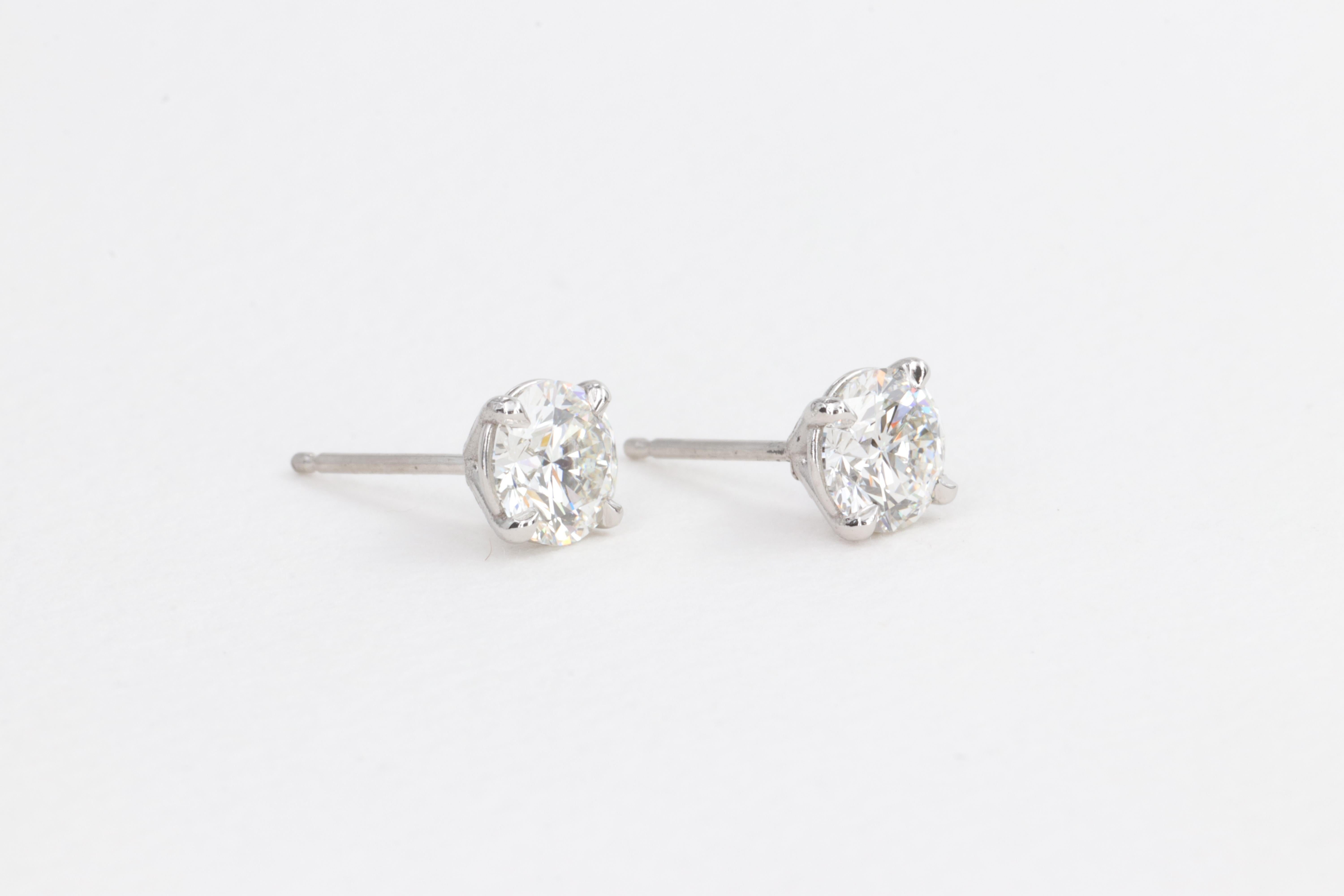 Women's or Men's Forevermark Diamond Stud Earrings 1.40 Carats H Color VVS2 Clarity in Platinum For Sale
