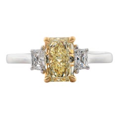 Forevermark Fancy Light Yellow Radiant Diamond Ring, 1.41ct, VS1, 18K Golda