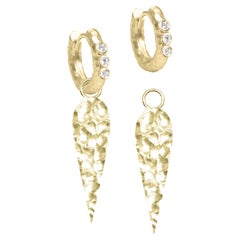 Boucles d'oreilles breloques en or 18 carats avec ailes d'ange forgées