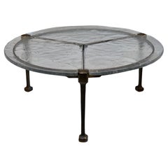 mesa redonda de bronce forjado y cristal fundido de Lothar Klute - brutalismo de los 80