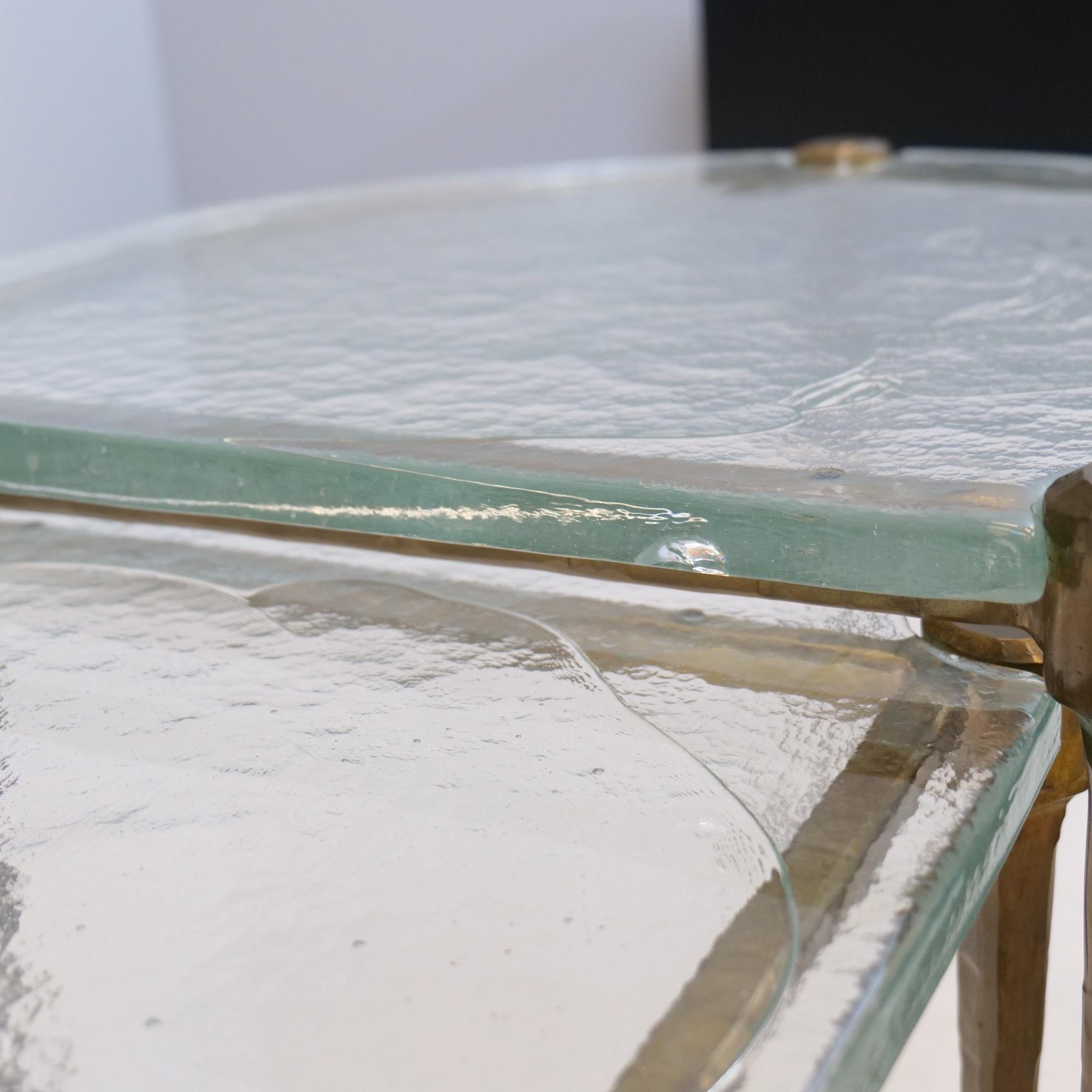 Moulage Tables en bronze forgé avec verre coulé de Lothar Klute en vente