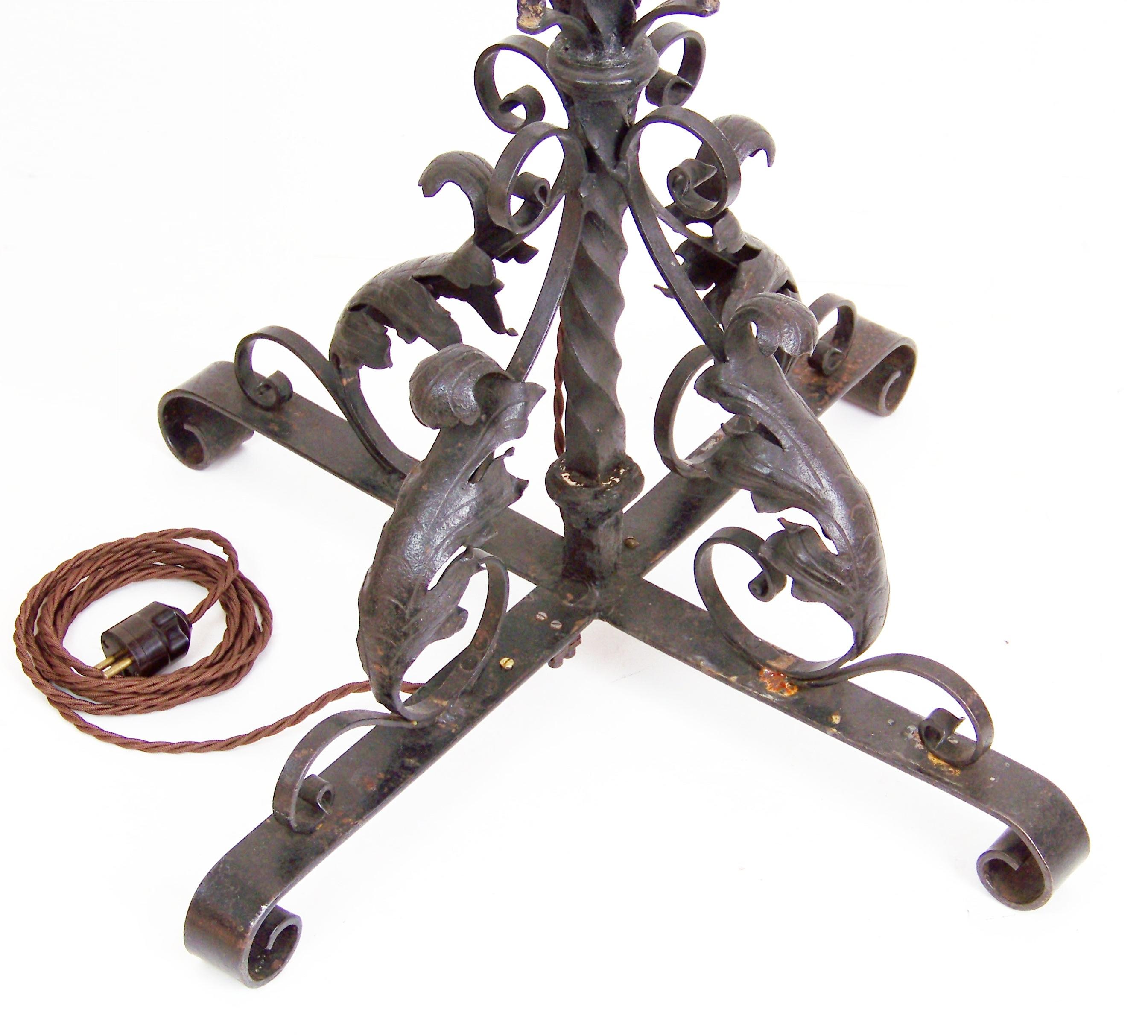 Forged Floor Lamp, circa 1900 For Sale 1