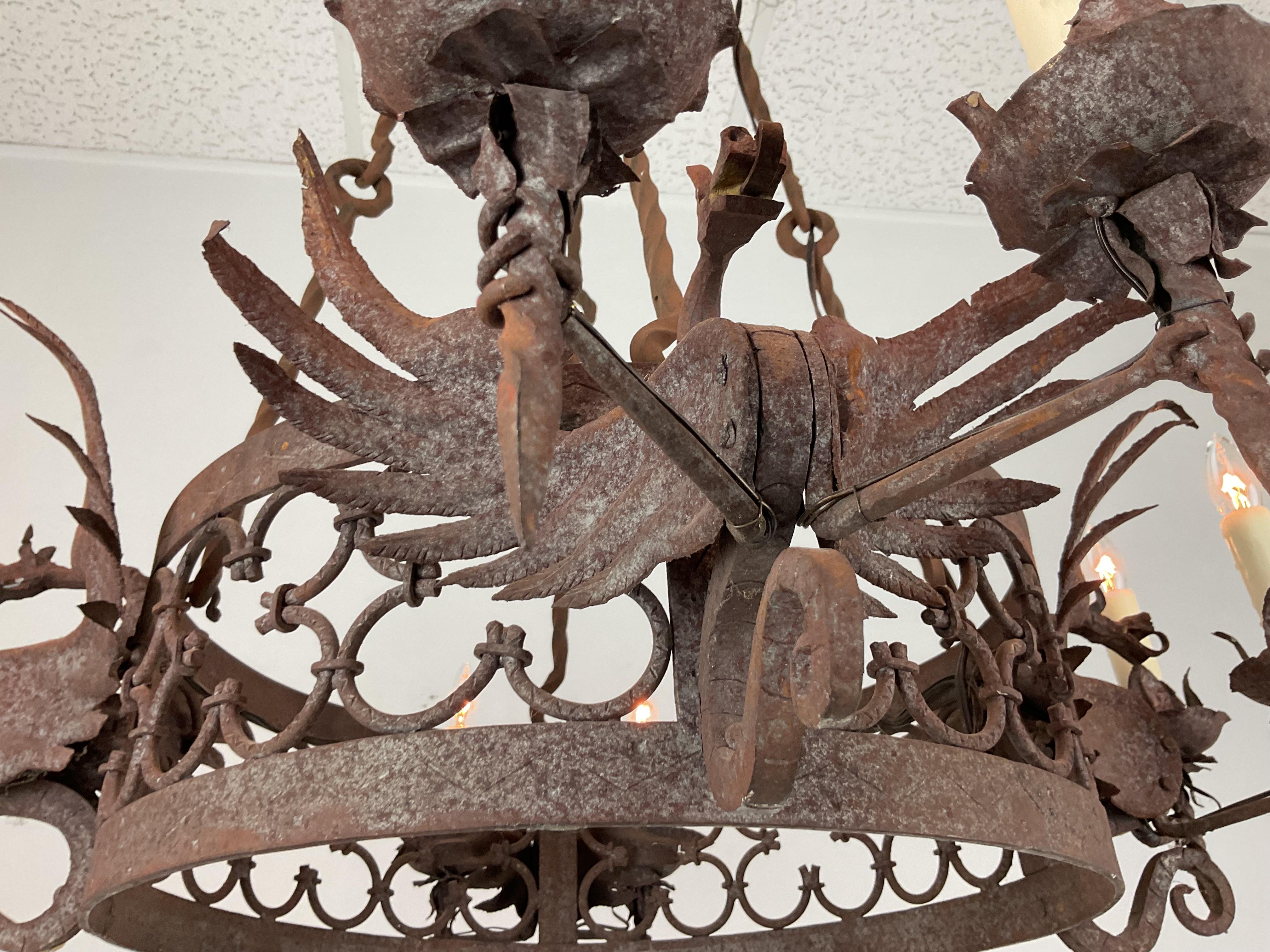 Lampadario a forma di drago in ferro forgiato in vendita 5