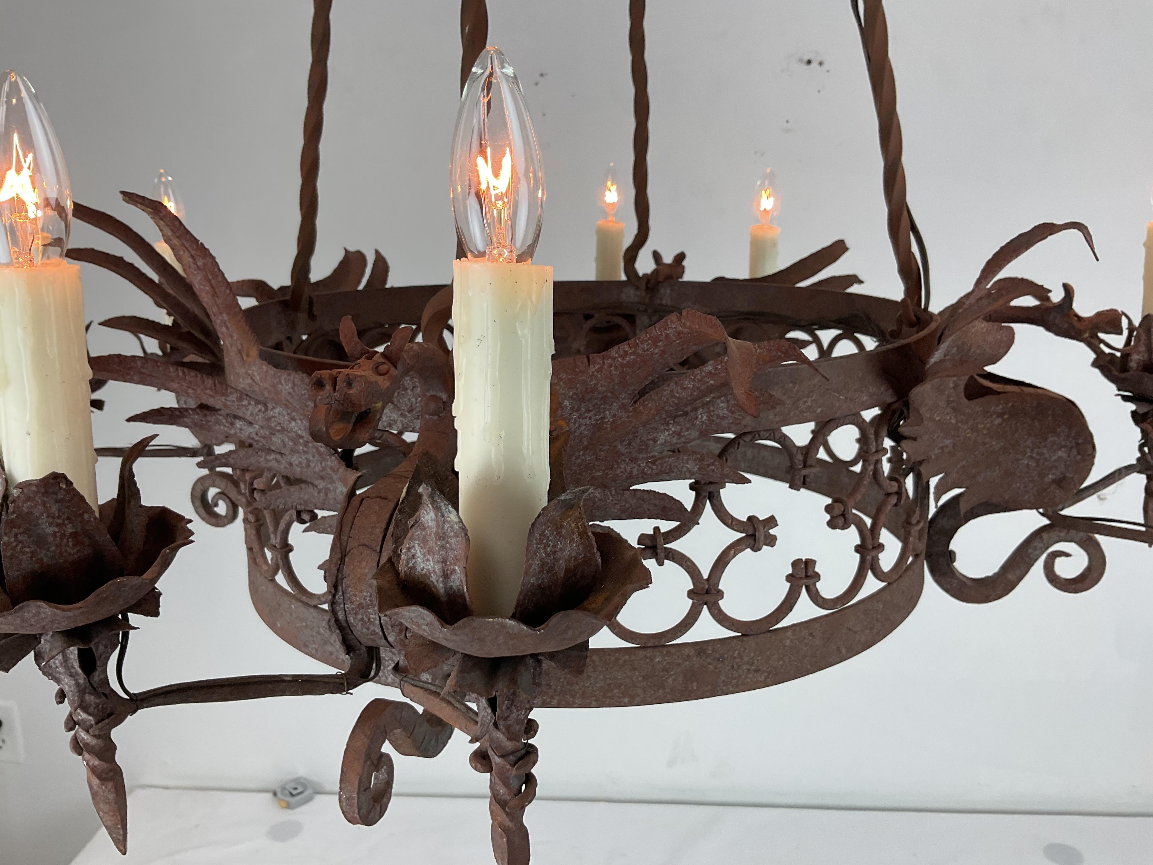 Lampadario a forma di drago in ferro forgiato in vendita 3