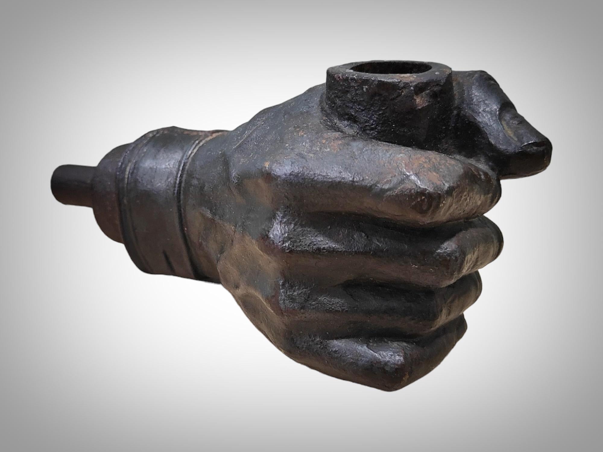 Handskulptur aus geschmiedetem Eisen – elegantes, handgefertigtes, handgefertigtes Stück in der Schmiede von Mas im Angebot 1