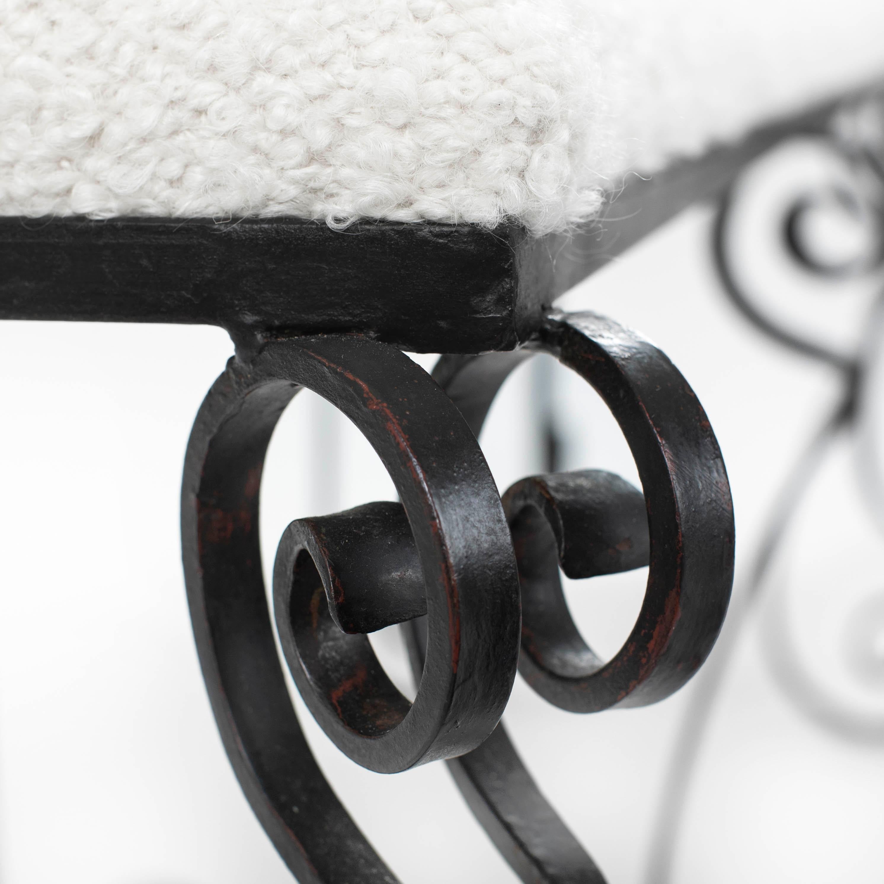 Panchina Art Déco in ferro forgiato con tessuto Bouclé bianco sporco Portogallo anni '20 in vendita 5