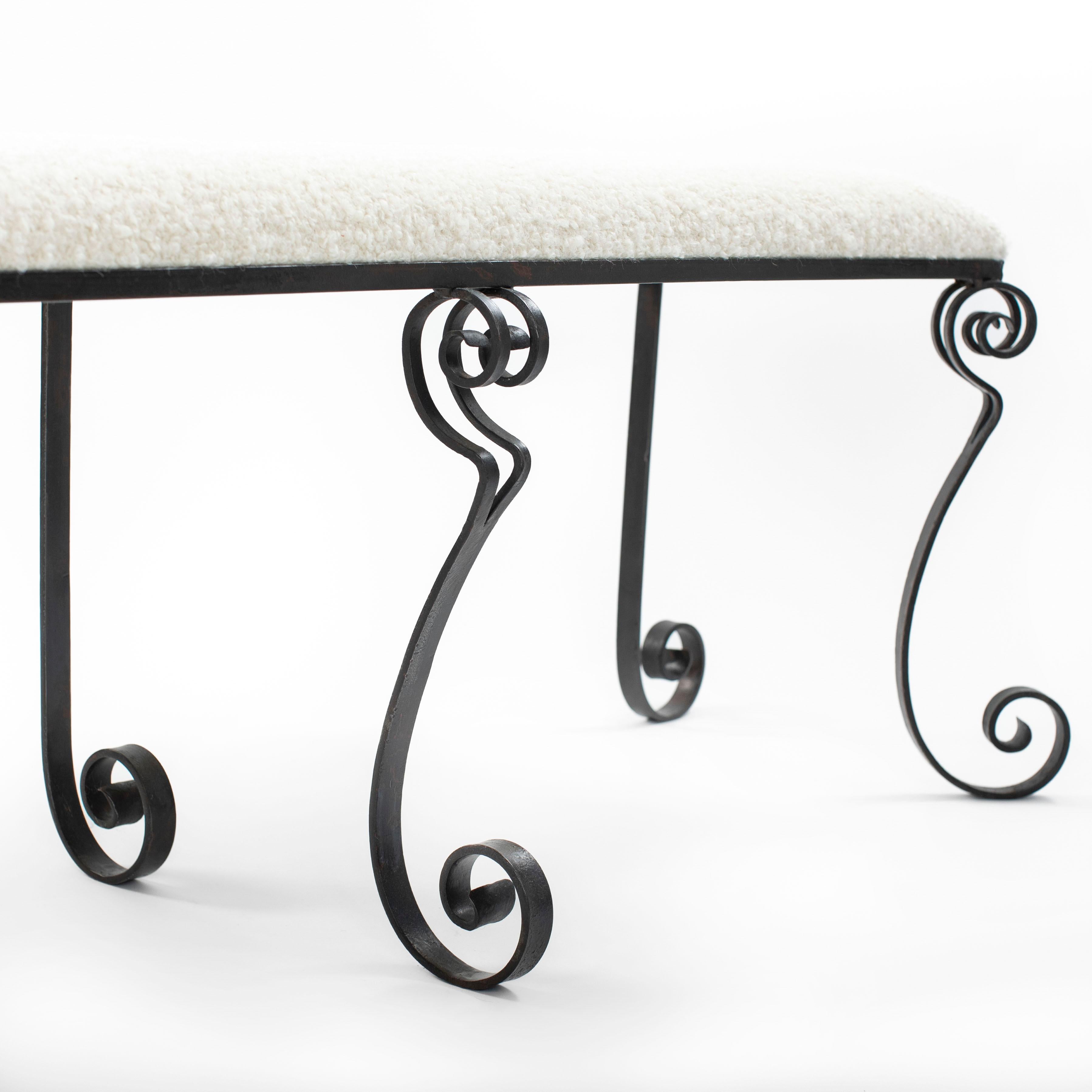 Panchina Art Déco in ferro forgiato con tessuto Bouclé bianco sporco Portogallo anni '20 in vendita 6