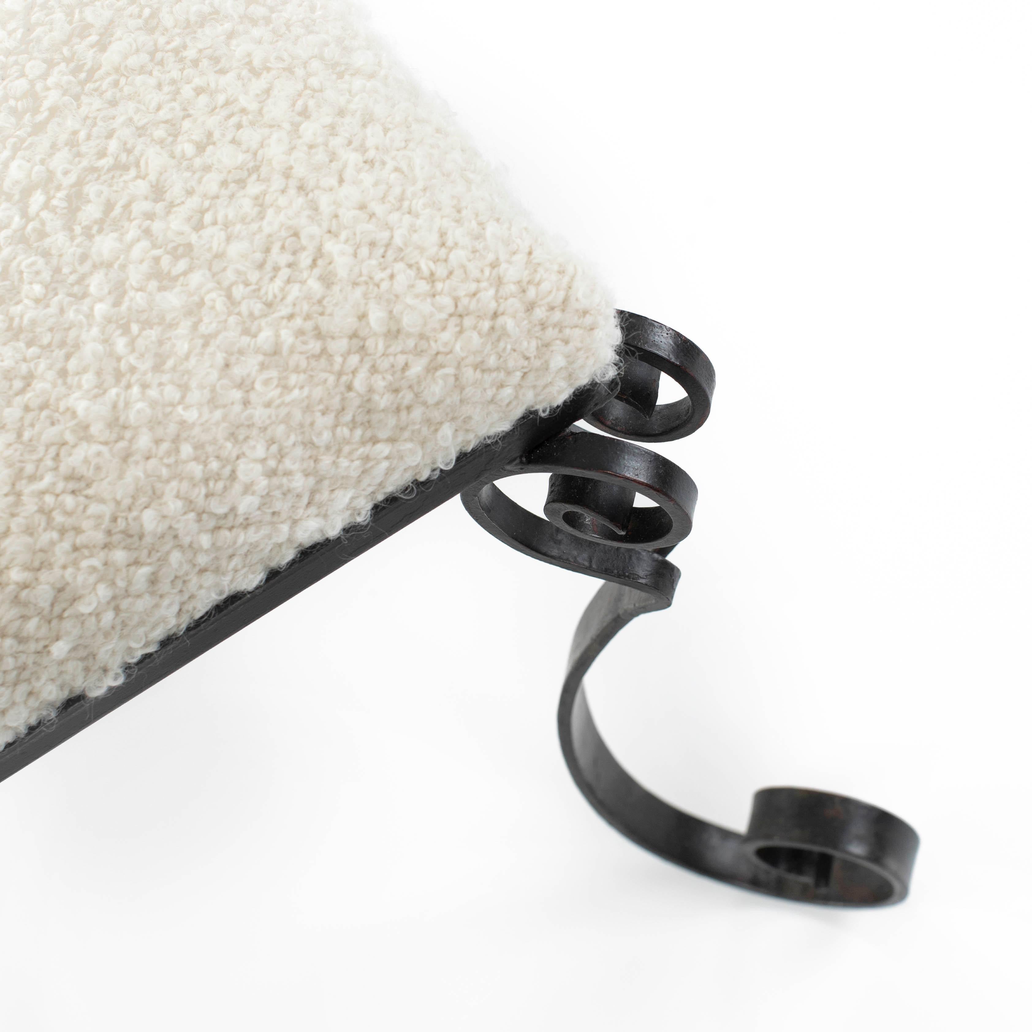 Panchina Art Déco in ferro forgiato con tessuto Bouclé bianco sporco Portogallo anni '20 in vendita 7