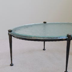 tavolino ovale forgiato con vetro acquamarina blu - Lothar Klute attributed