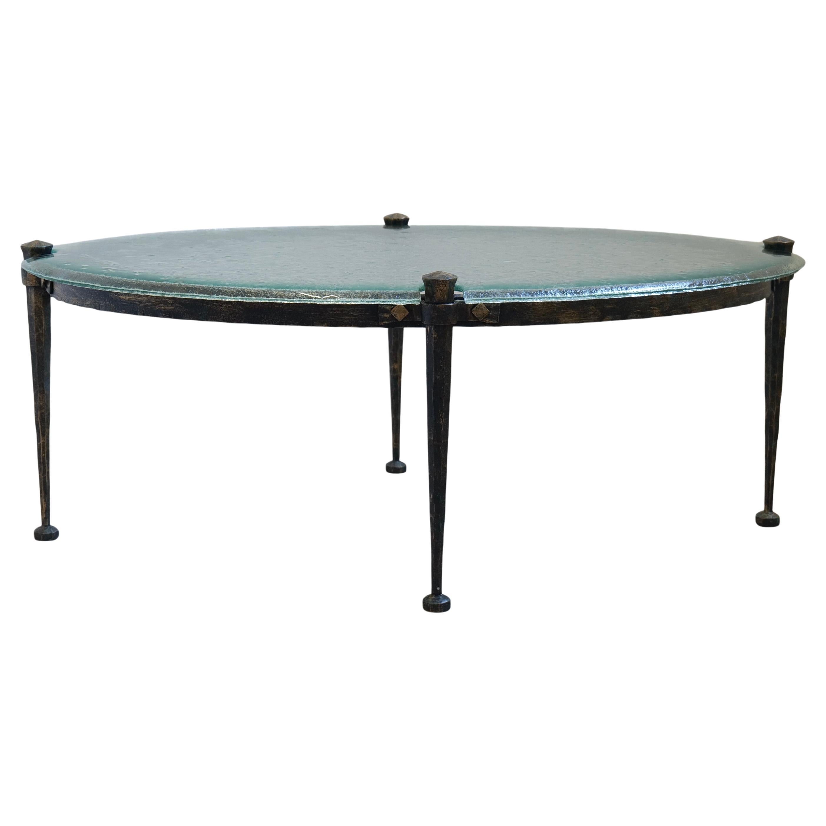Mesa de centro oval forjada con cristal azul aguamarina - Lothar Klute atribuido