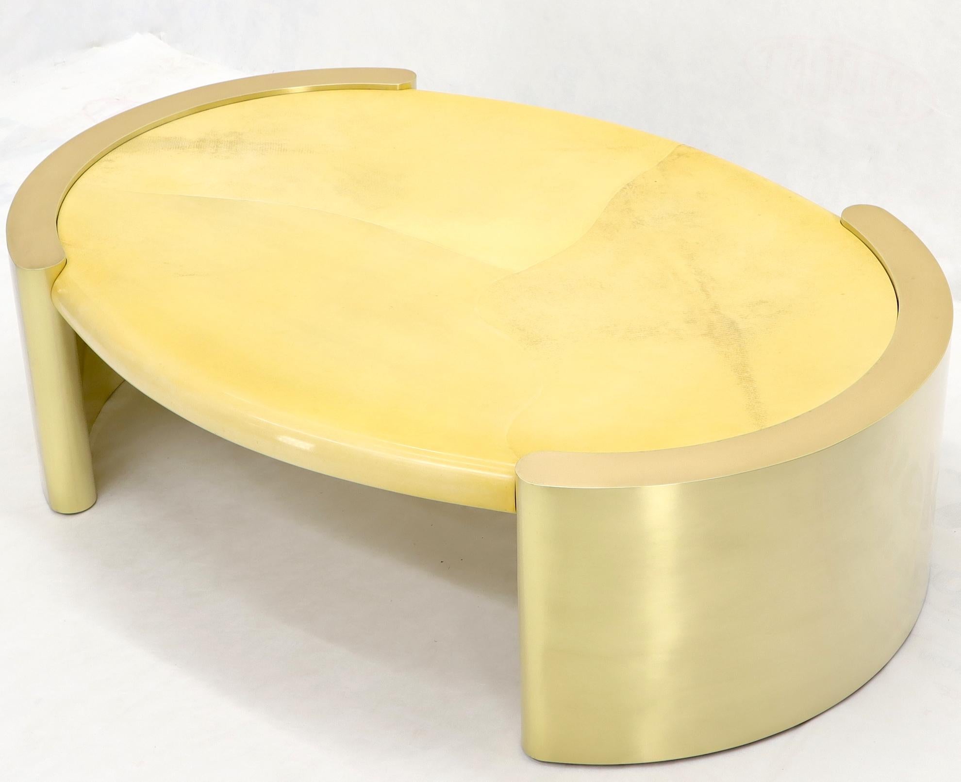 20th Century Forged Rounded Brass Base Oval Goat Skin Top Mid-Century Modern Coffee Table For Sale