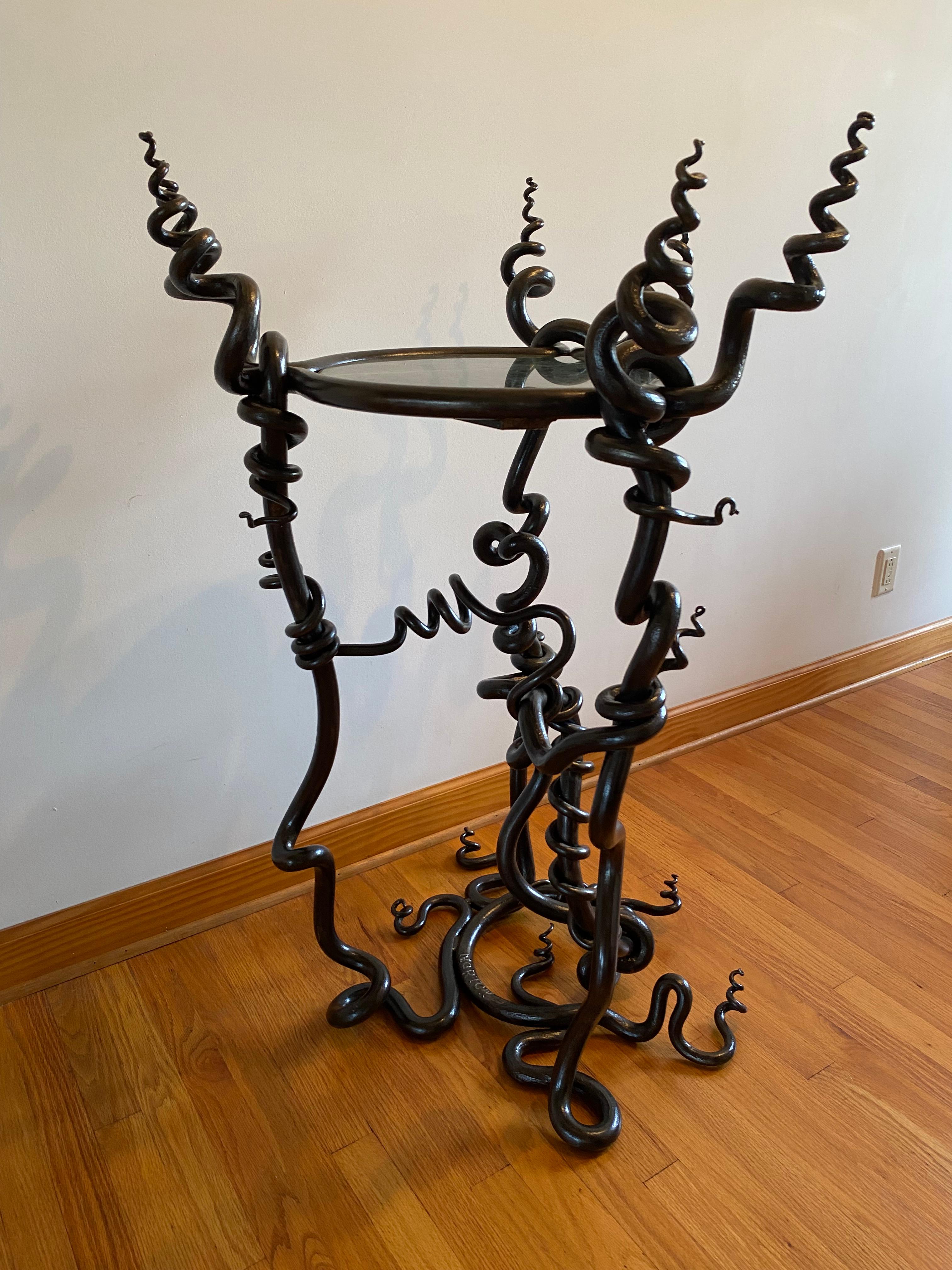 Forgé Table à plantes en acier forgé de Curtis Norton en vente