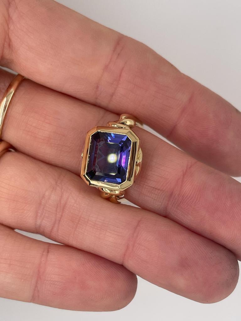 For Sale:  Forget Me Knot 5ct Tanzanite Ring in 18ct Rose Gold 10