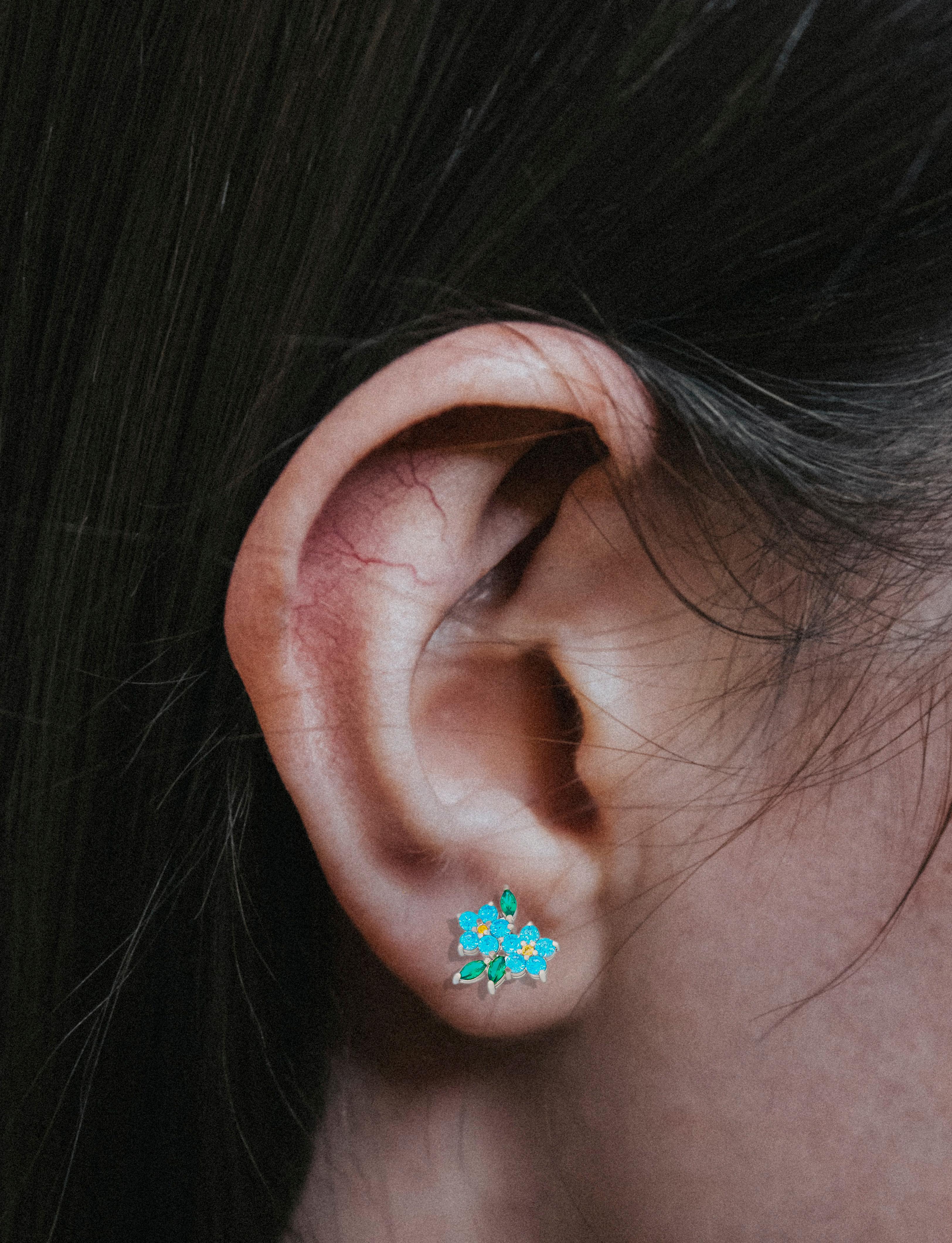 Forget me know flower earrings studs in 14k gold For Sale 4