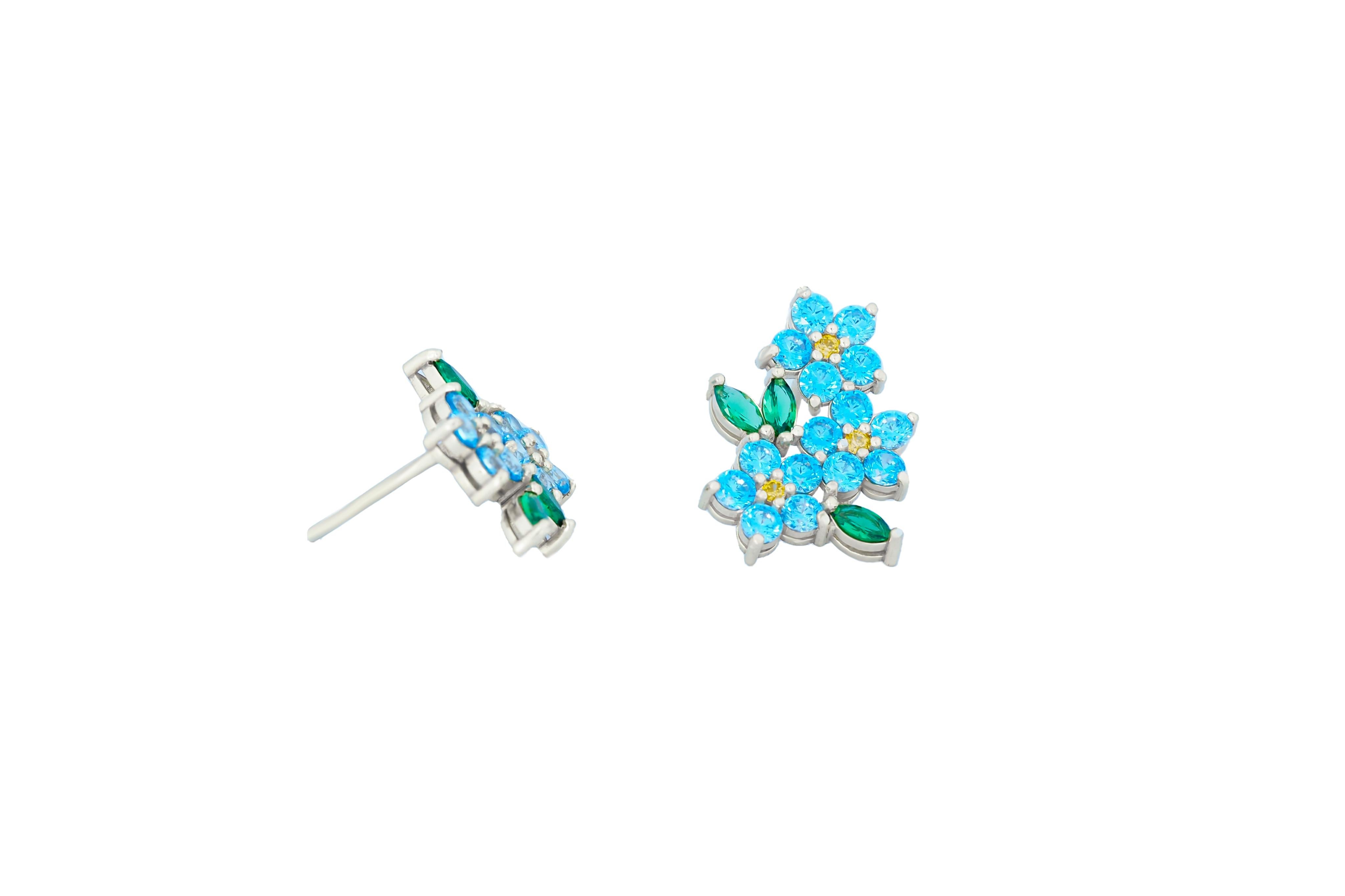 Round Cut Forget me know flower earrings studs in 14k gold