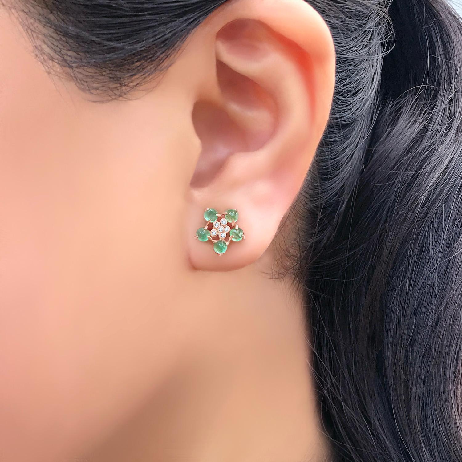 Contemporary Forget-Me-Not Emerald and Diamond Flower Studs 18 Karat For Sale