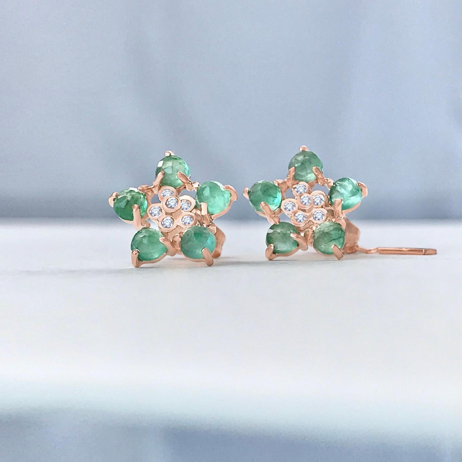 Women's Forget-Me-Not Emerald and Diamond Flower Studs 18 Karat For Sale
