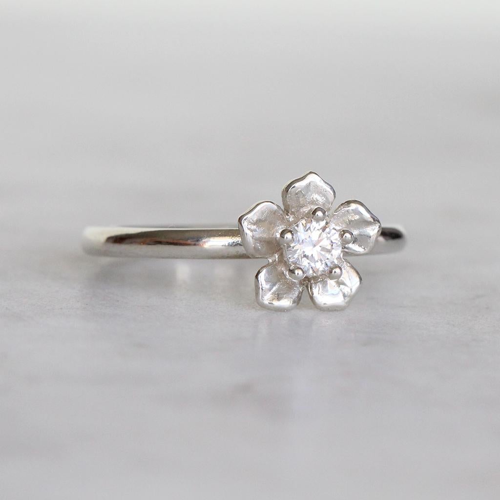 For Sale:  Forget Me Not Ring / 9ct White Gold, Diamond 2