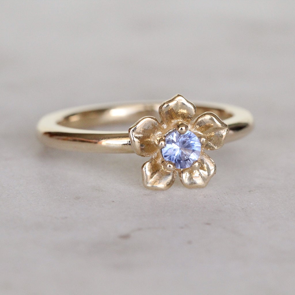 Im Angebot: Forget Me Not Ring/ 9ct Gelbgold, Ceylon-Saphir () 2