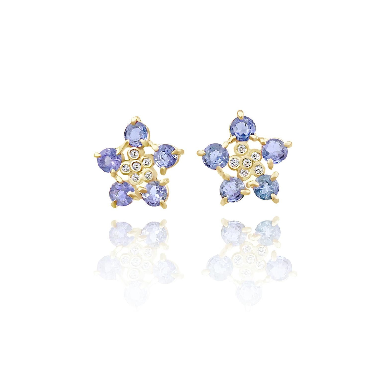 Forget-Me-Not Tanzanite and Diamond Flower Studs 18 Karat In New Condition For Sale In Paterson, NJ