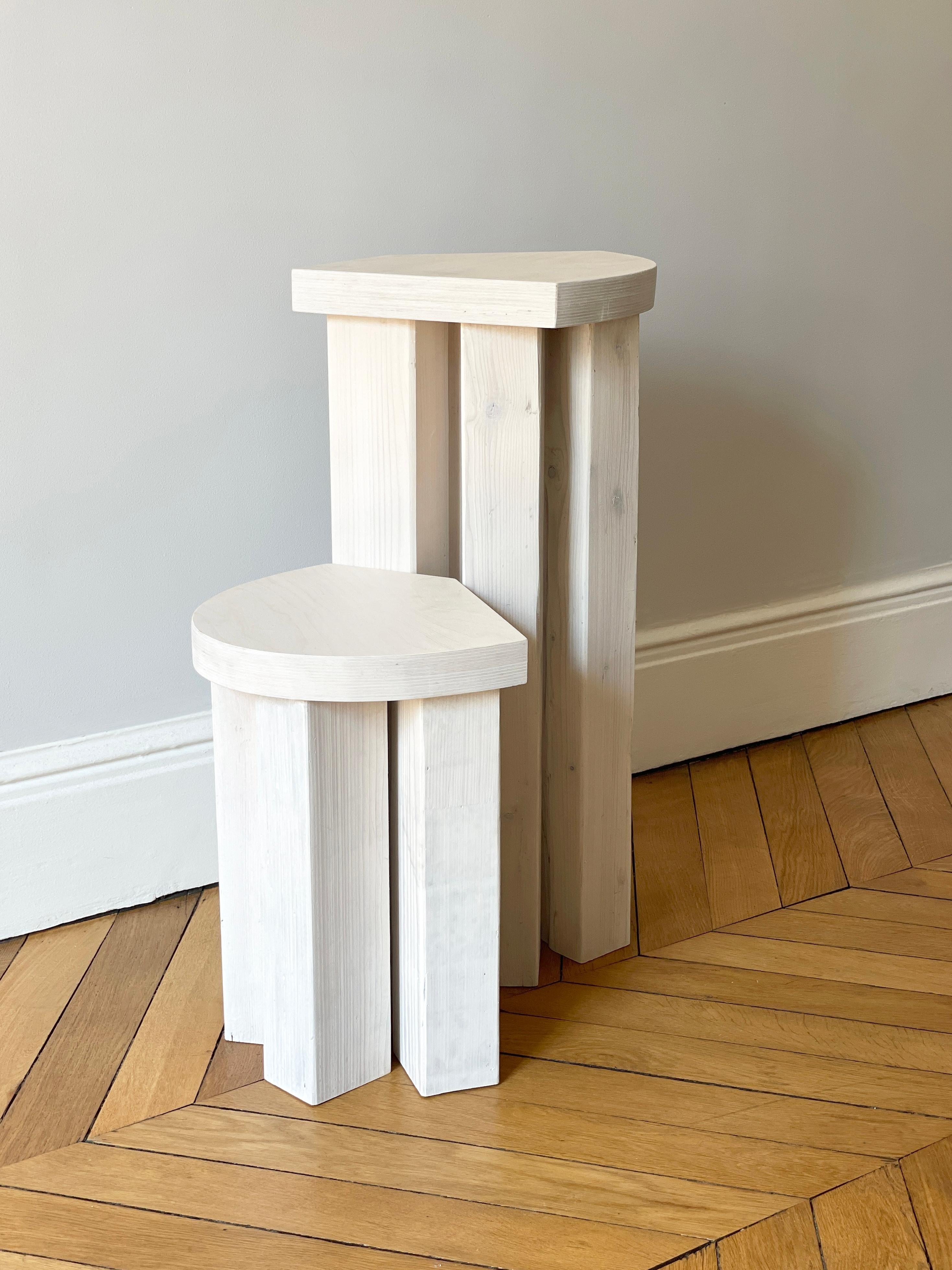 Table d'appoint à tabouret en bois blanc Form par Goons en vente 3