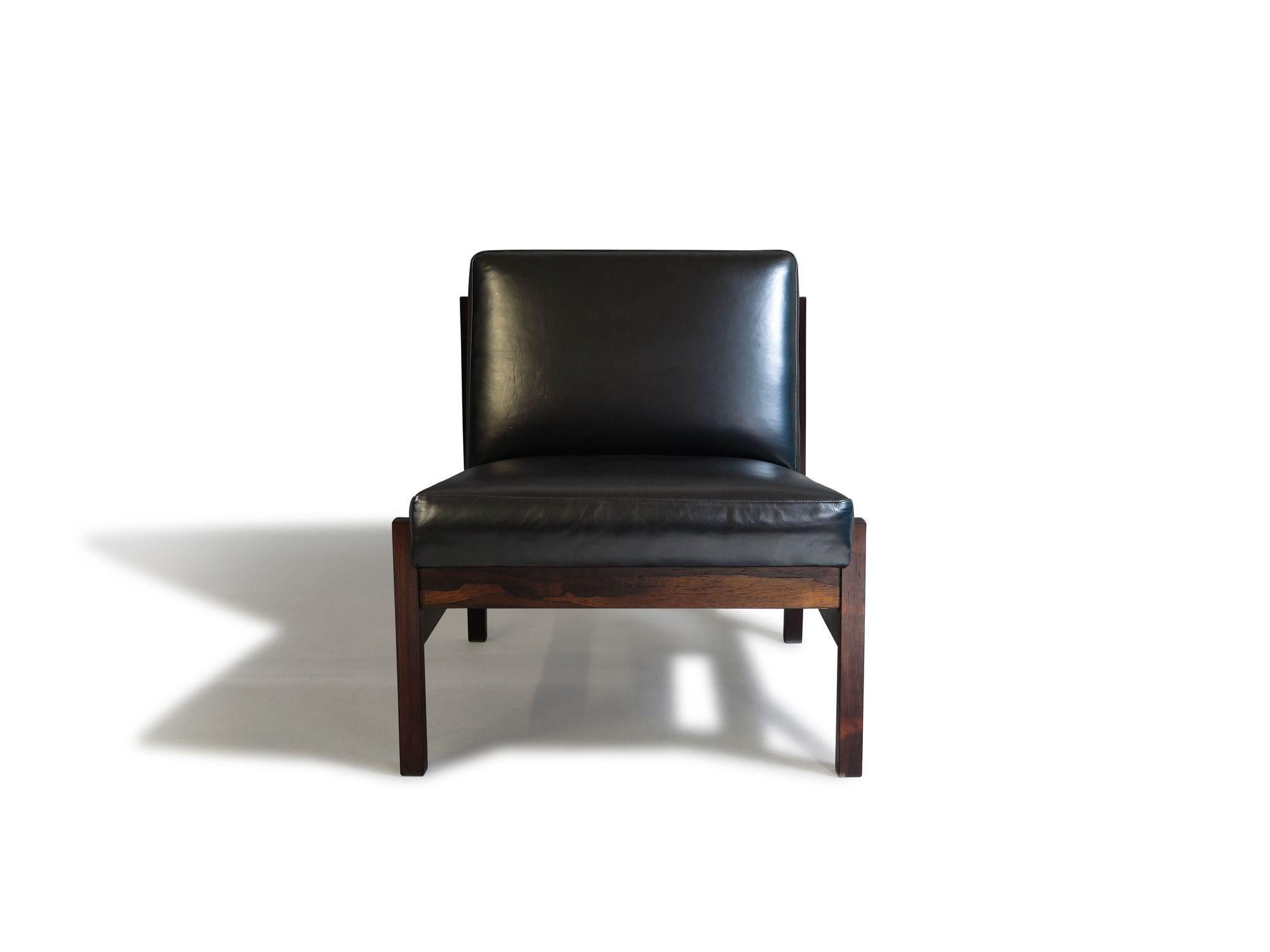 Forma Brazil Rosewood Lounge Chairs in Black Leather For Sale 2
