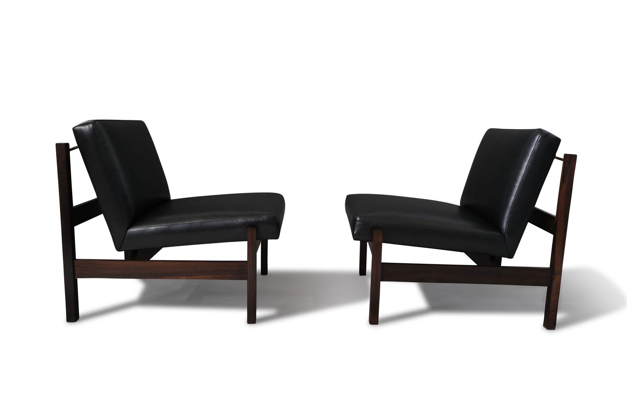 Forma Brazil Rosewood Lounge Chairs in Black Leather For Sale 3