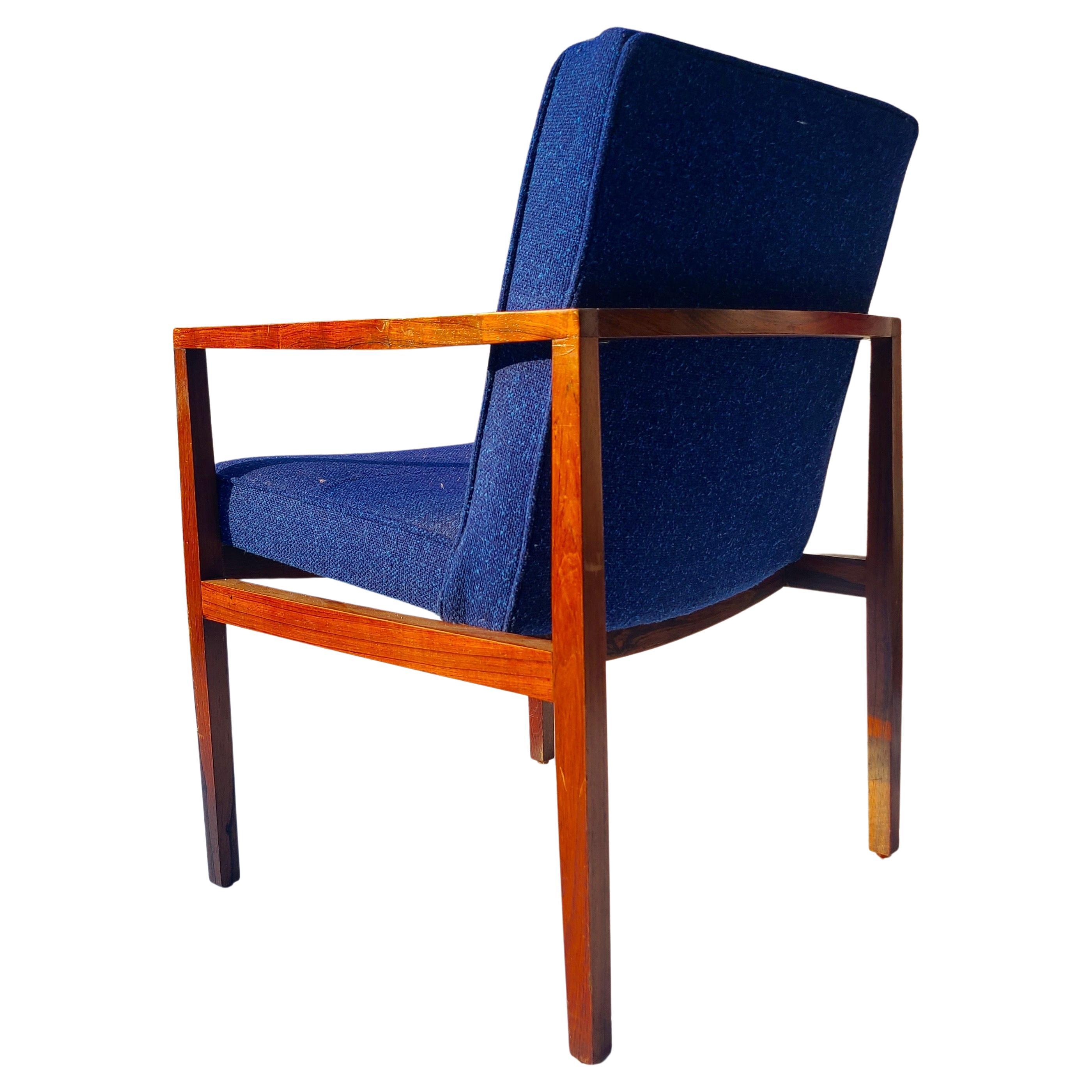 Tissu d'ameublement Forma Lewis Butler, fauteuil Knoll ouvert en bois de rose en vente