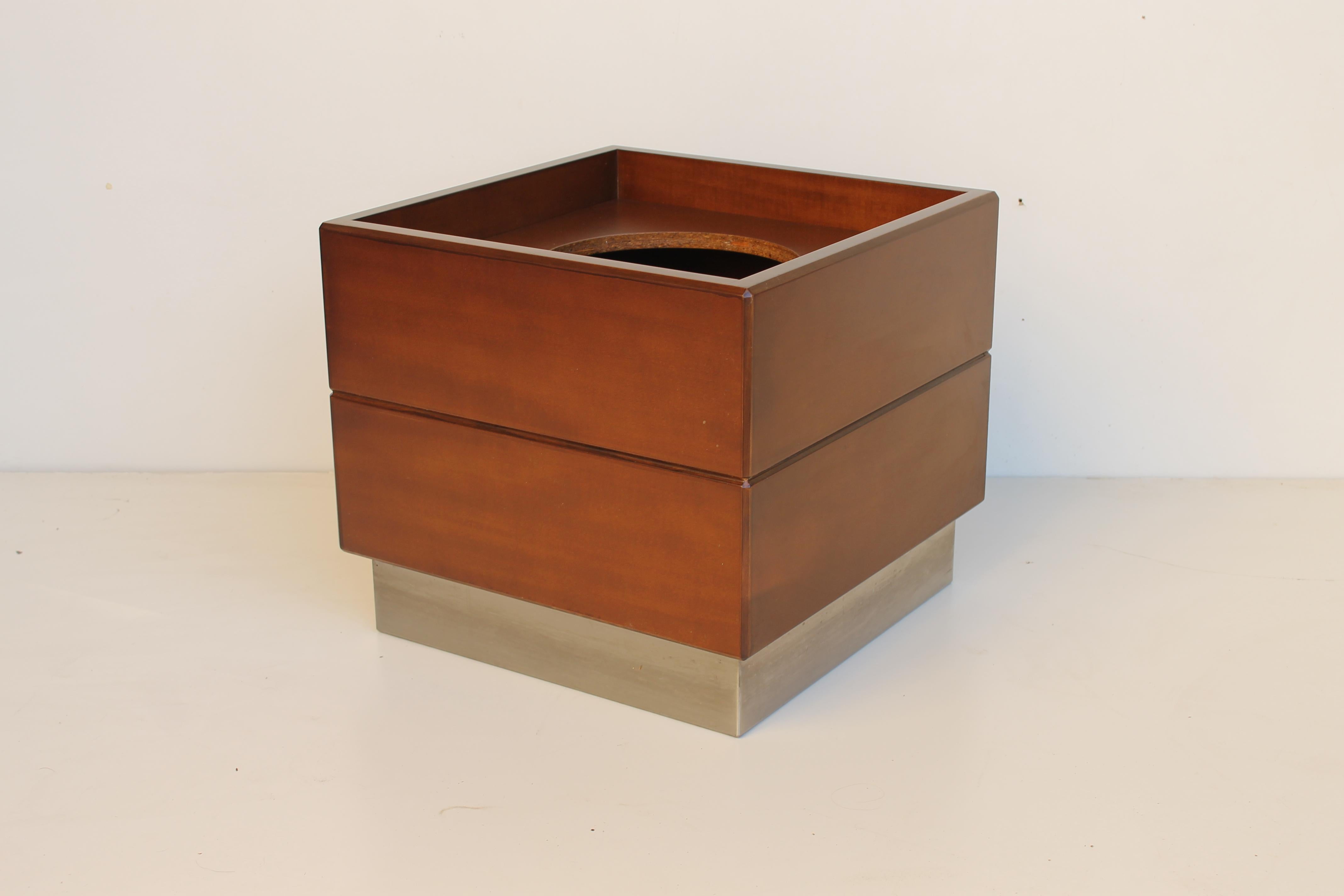 Mid-Century Modern Forma Nova 1978 Rosewood and Metal Planter For Sale