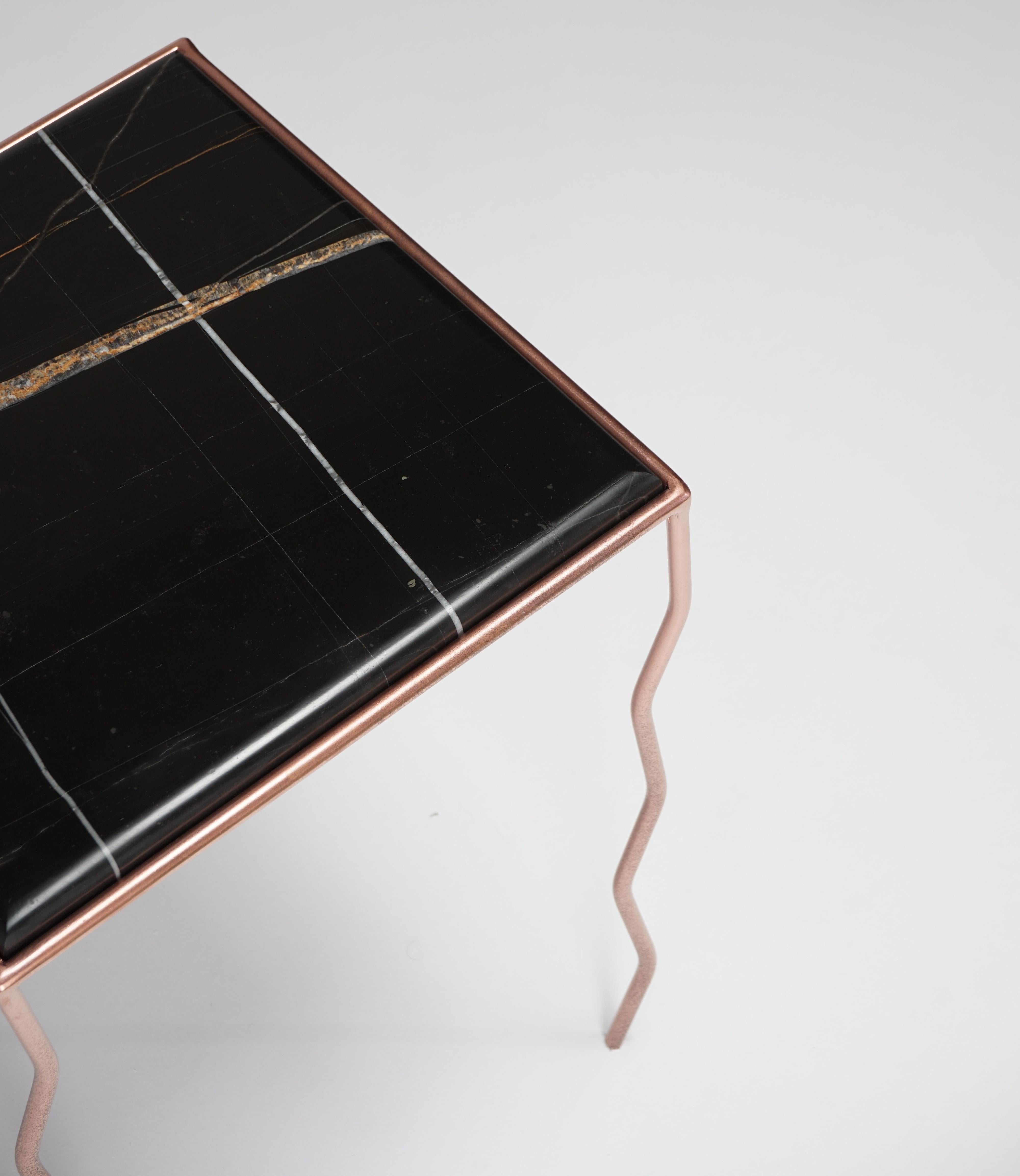 Forma Prima - Nero Noir Marmor & Kupfer Chrom (21. Jahrhundert und zeitgenössisch) im Angebot