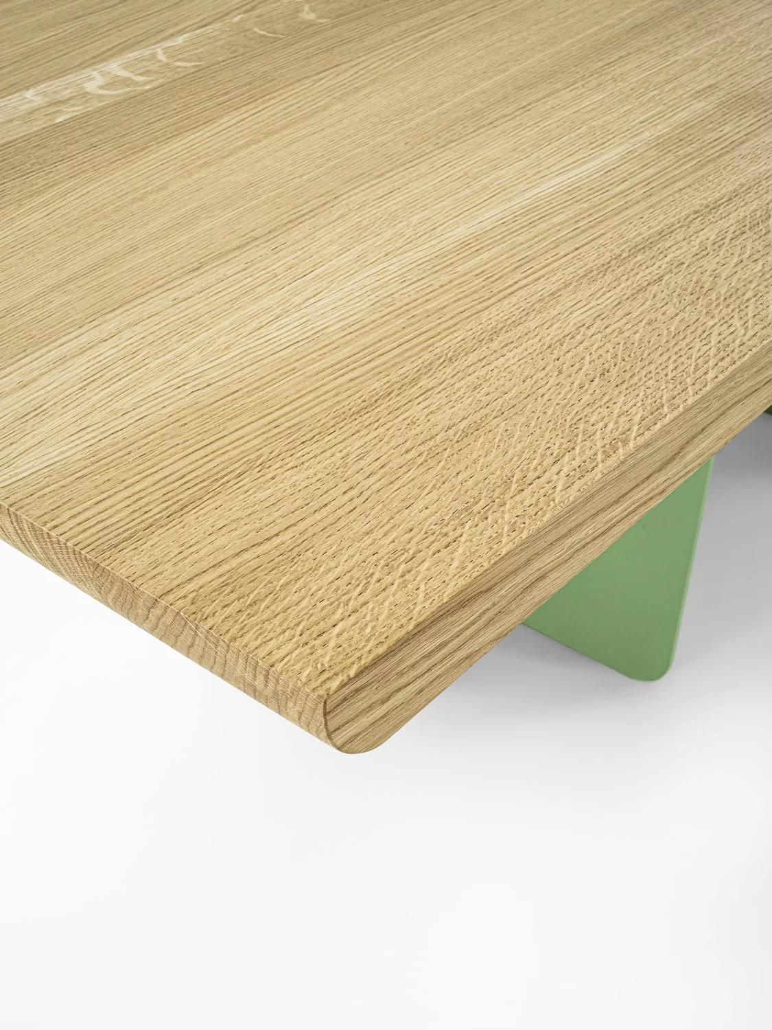 Forma-Esstisch aus Massivholz, entworfen von Carlesi Tonelli, hergestellt in Italien  im Zustand „Neu“ im Angebot in Beverly Hills, CA