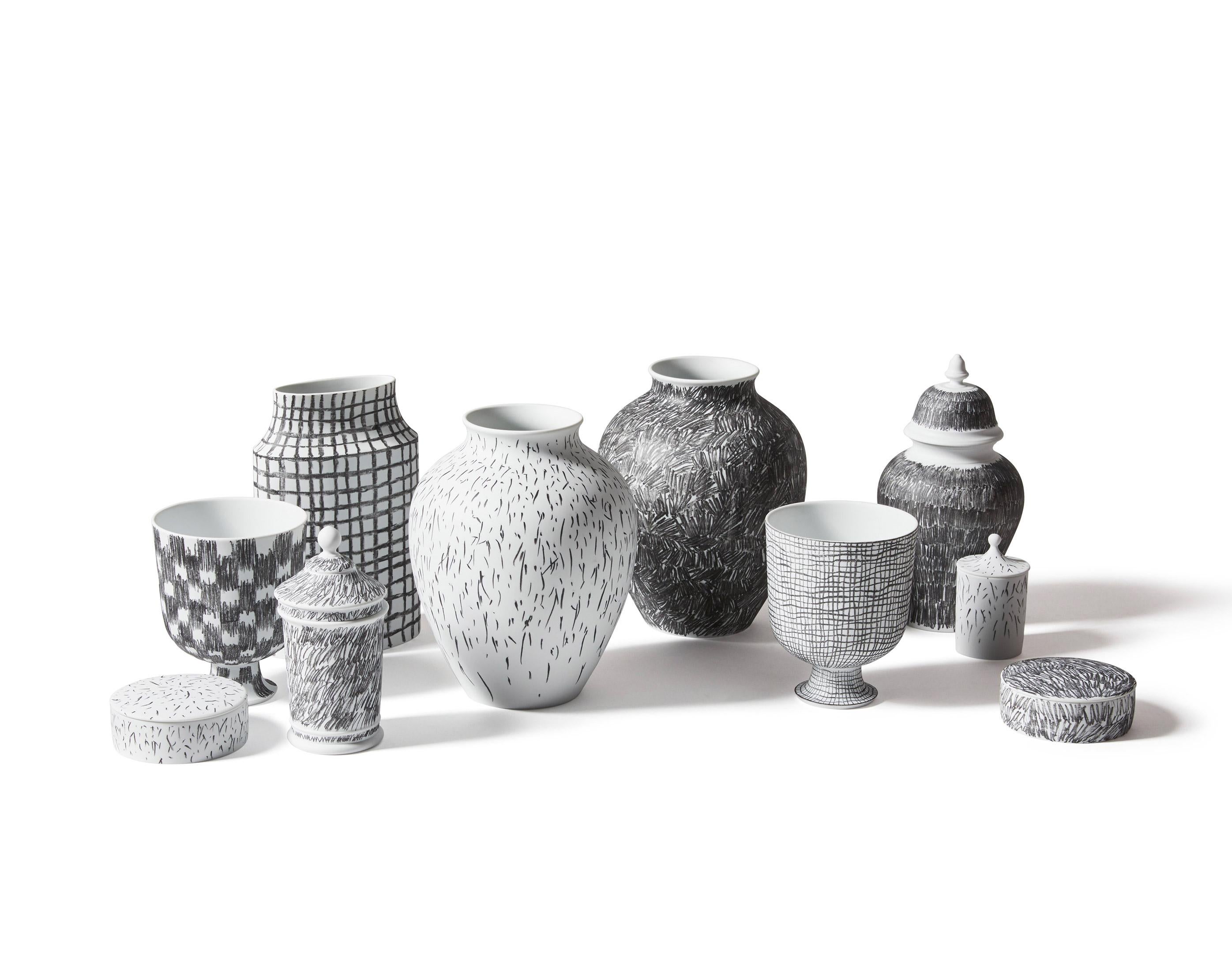 Porcelain Formafantasma Post Scriptum Cachepot Reticolo Nero Piccolo Vase For Cassina For Sale