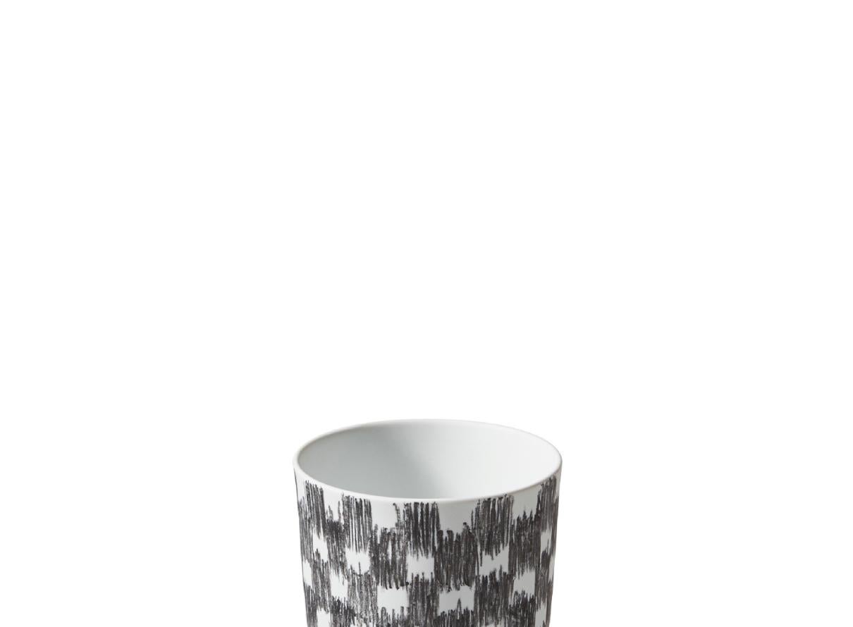Formafantasma Post Scriptum Cachepot Scacchi Neri  Vaso per Cassina In condizioni Nuovo in vendita a Barcelona, Barcelona