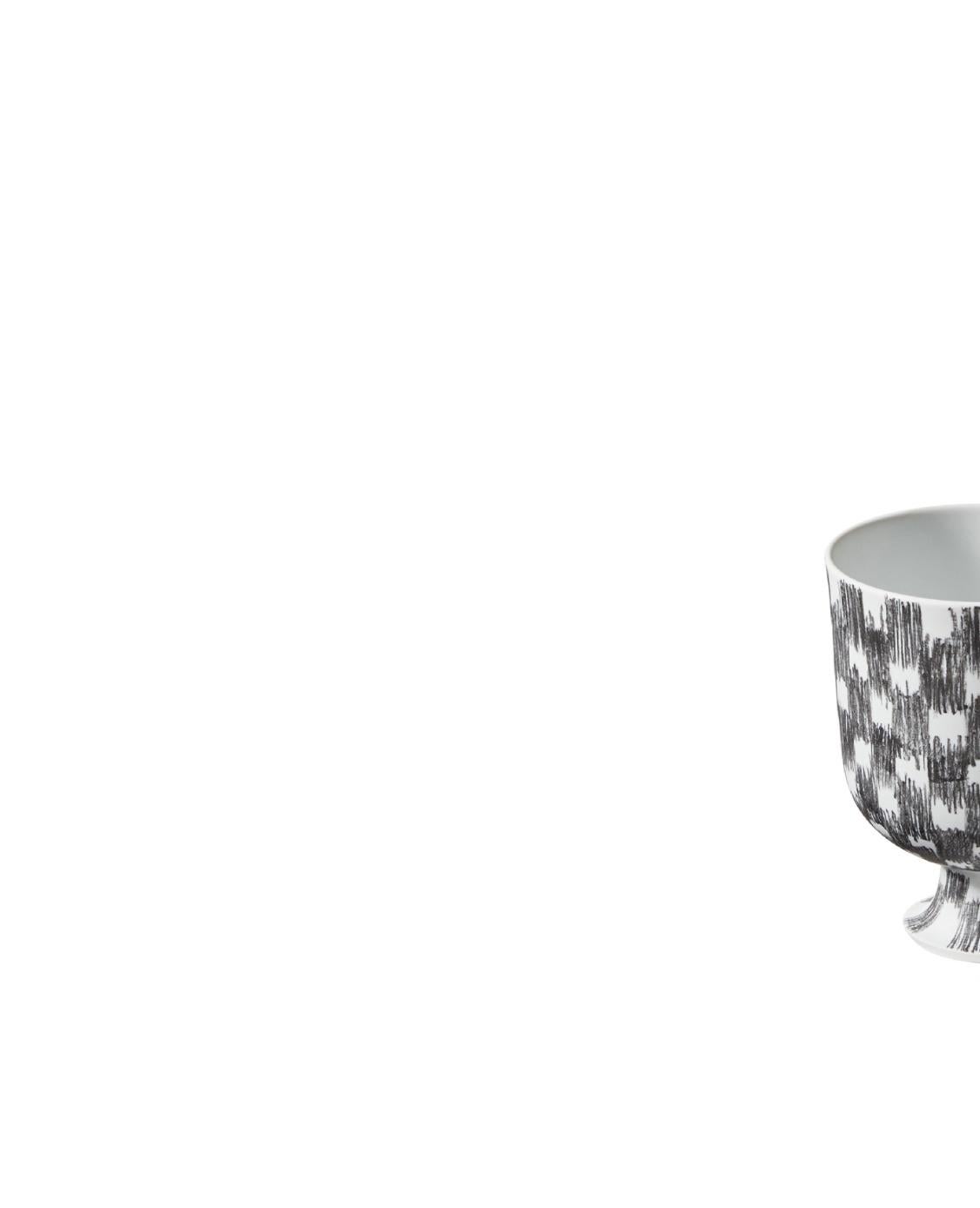 Porcellana Formafantasma Post Scriptum Cachepot Scacchi Neri  Vaso per Cassina in vendita