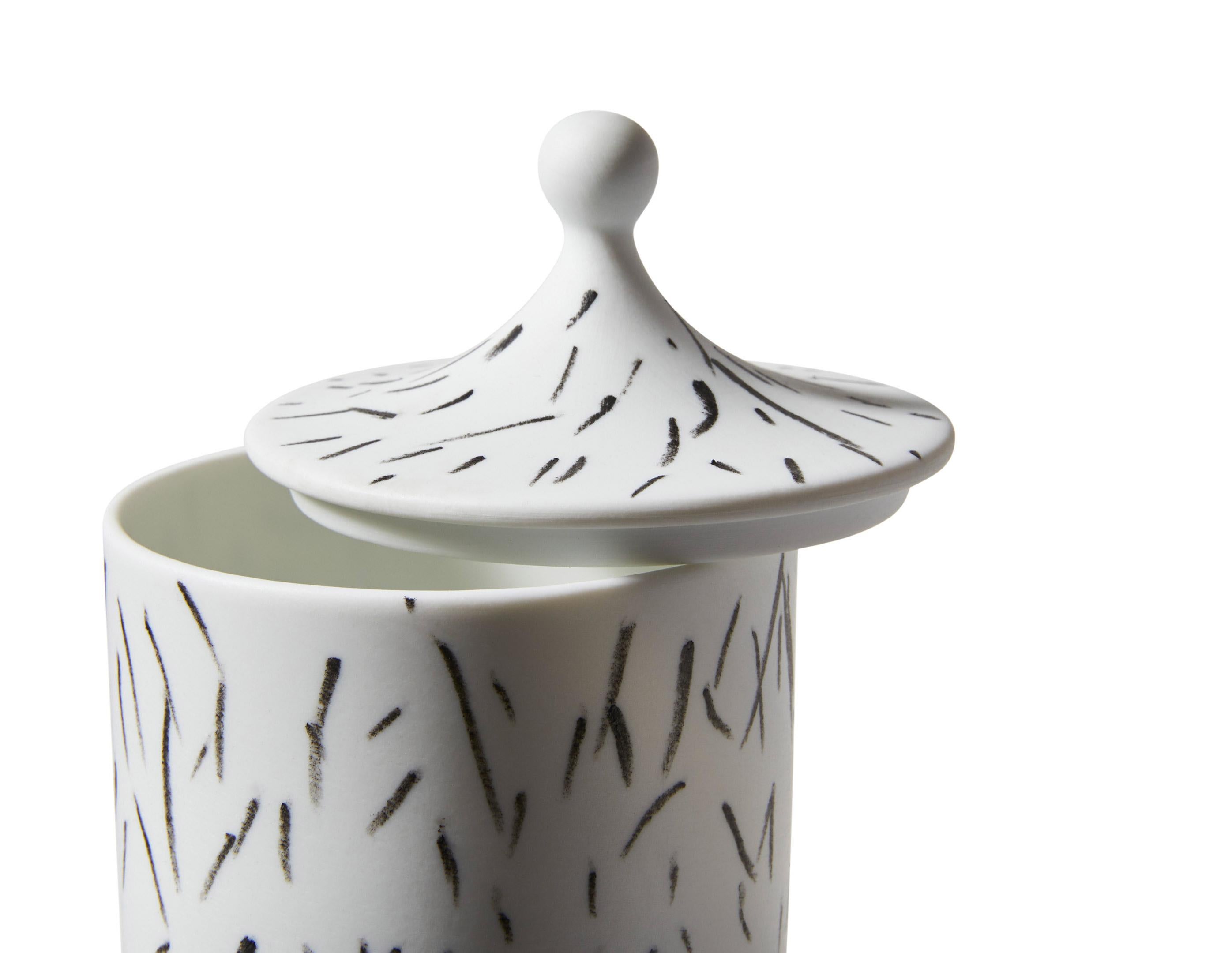 Formafantasma Post Scriptum Candelabro Tocchi Neri  Jarrón Para Cassina Moderno de mediados de siglo en venta