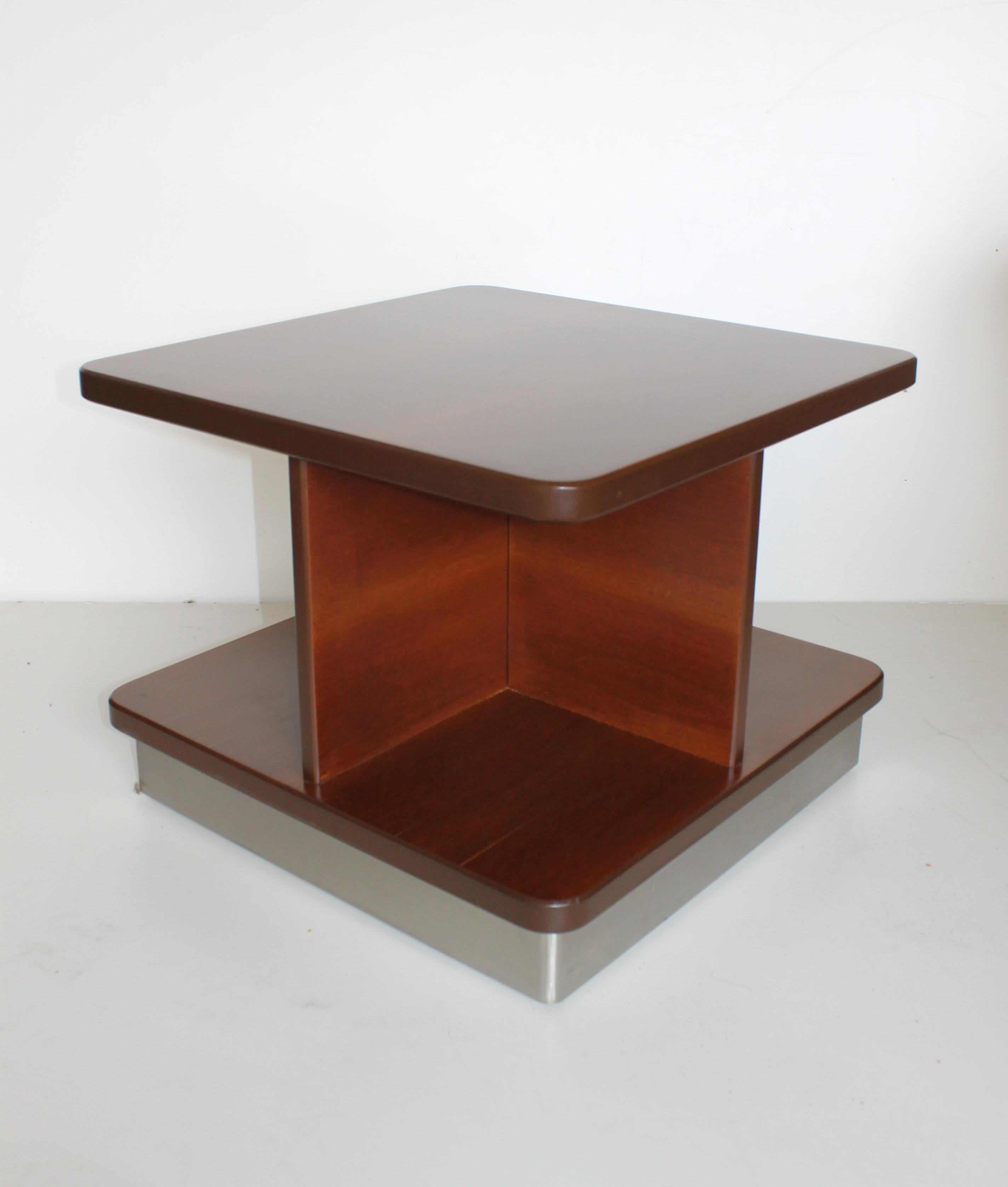 Formanova 1978 rosewood coffee or sofas table with wheels.

Formanova born from the creativity, passion of Gianni Moscatelli.
In 1959, after having graduated from the Higher Institute of Design, founded the company, creating a line of products,