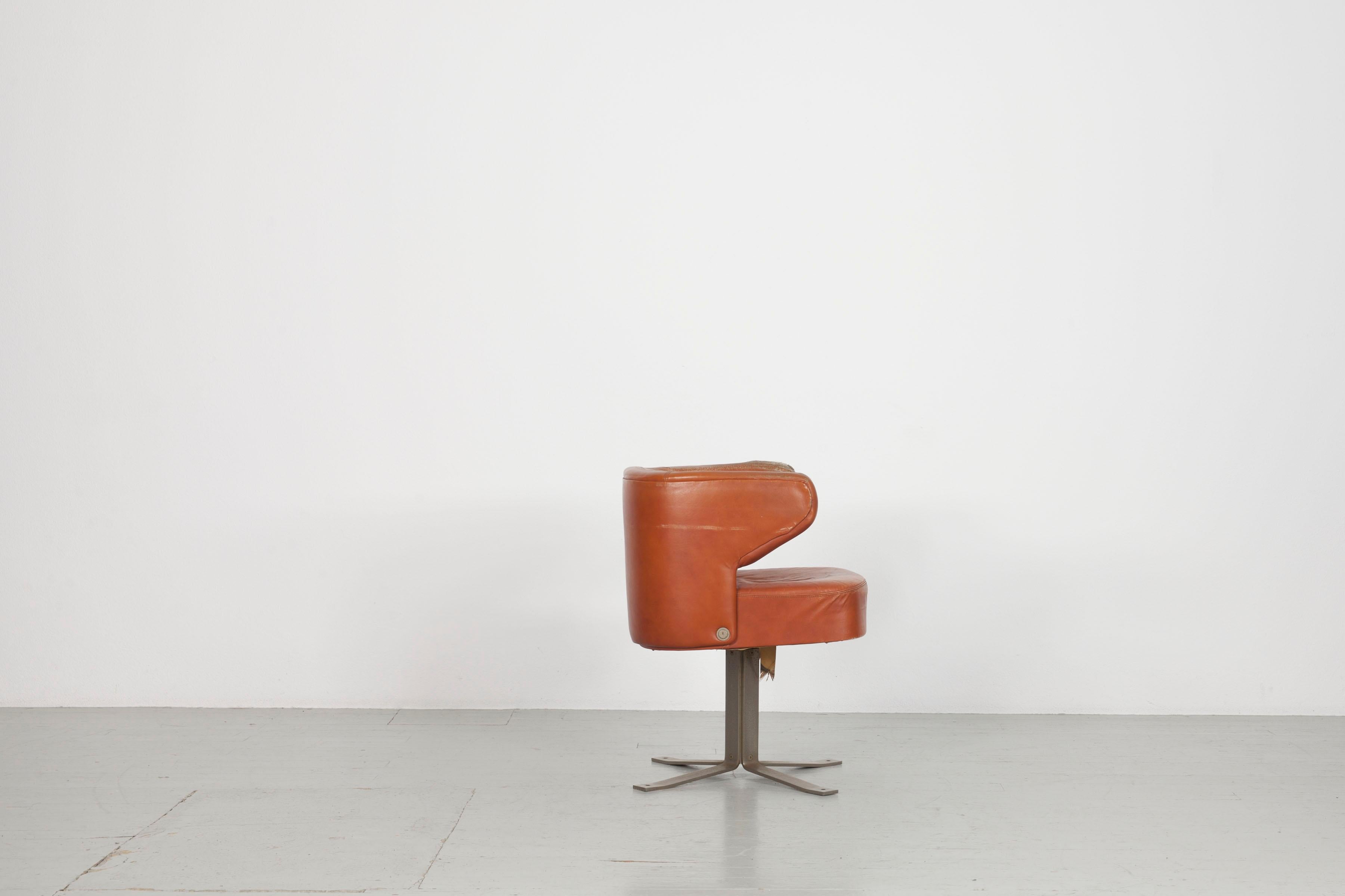 Mid-Century Modern Formanova Swivel Chair Modell Poney Designed by Gianni Moscatelli, 1970s For Sale