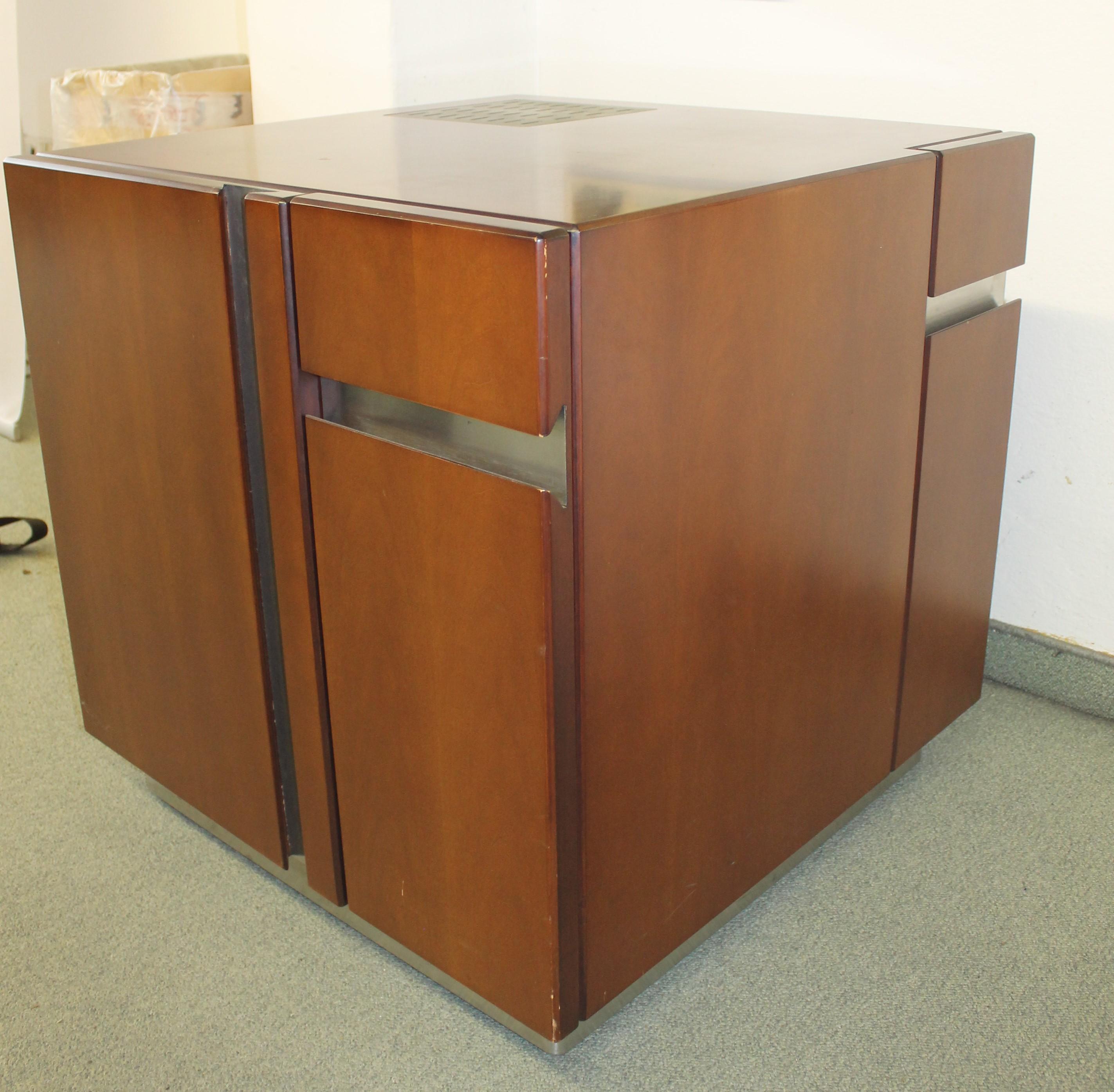Cubic minibar designed from Formanova, circa 1970. Walnut structure with metal details.