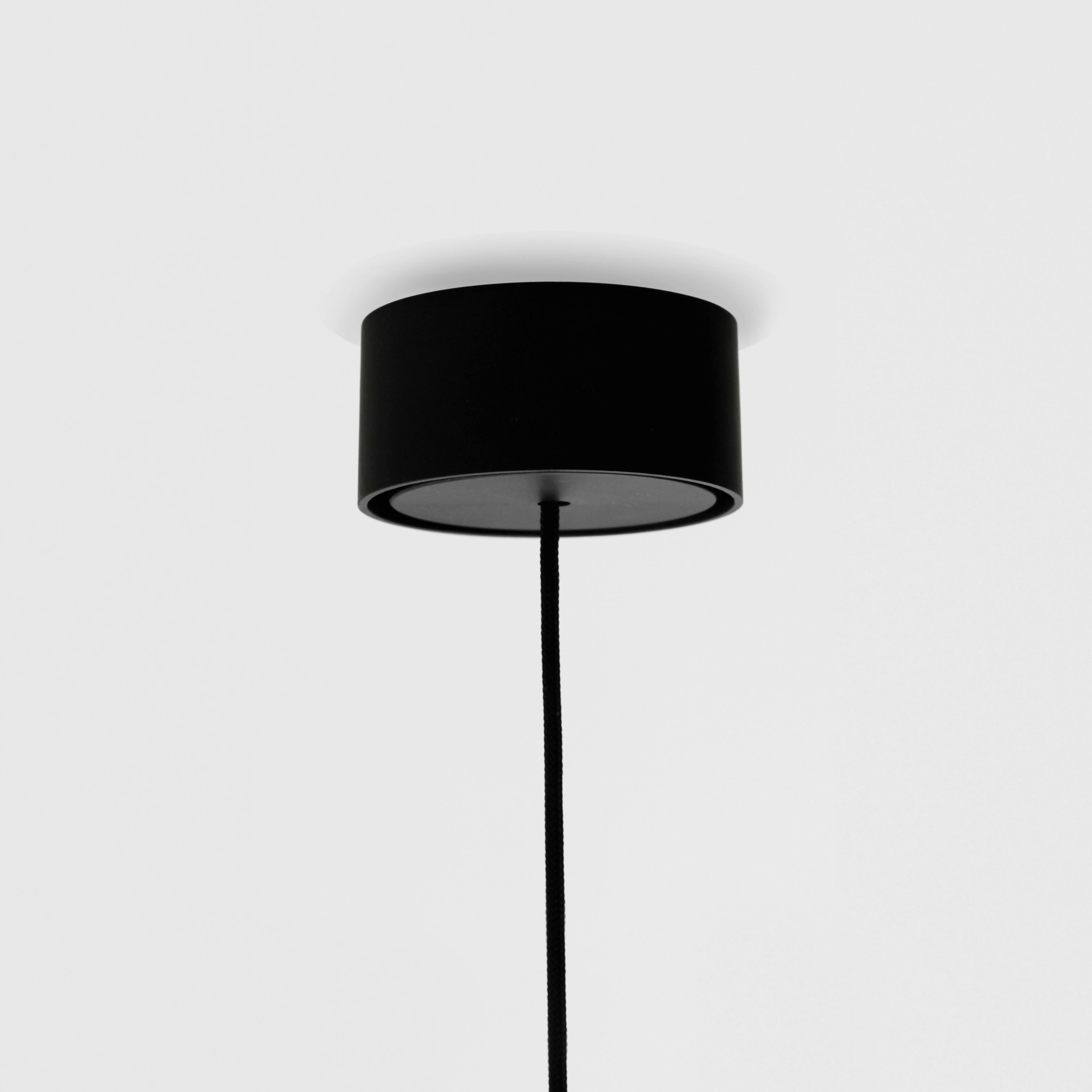 Formation Lineare LED-Pendelleuchte aus Aluminium und Marmor, gebürstetes Gold im Angebot 3
