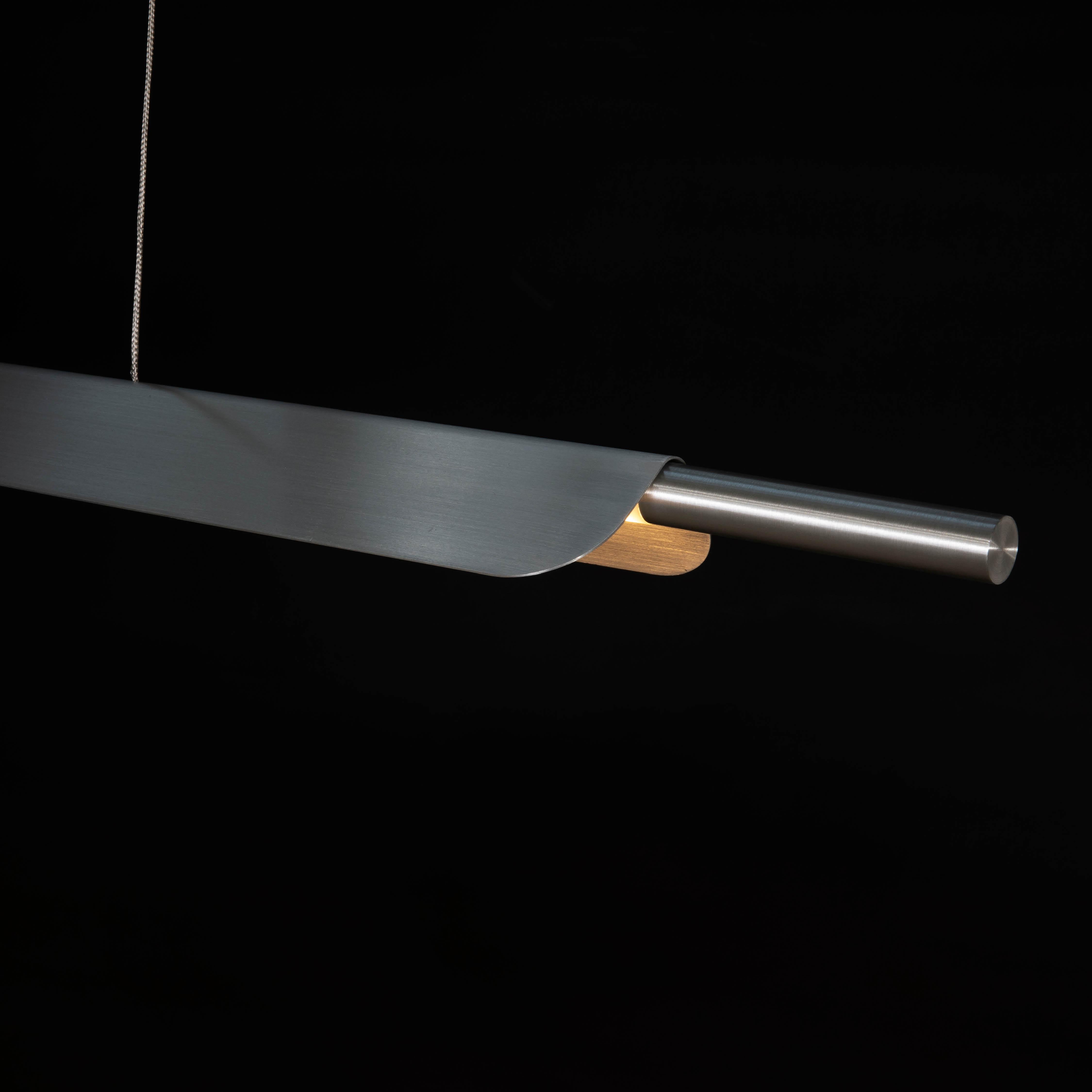 Fait à la machine Lampe à suspension linéaire LED Formation en métal aluminium brossé brut en vente