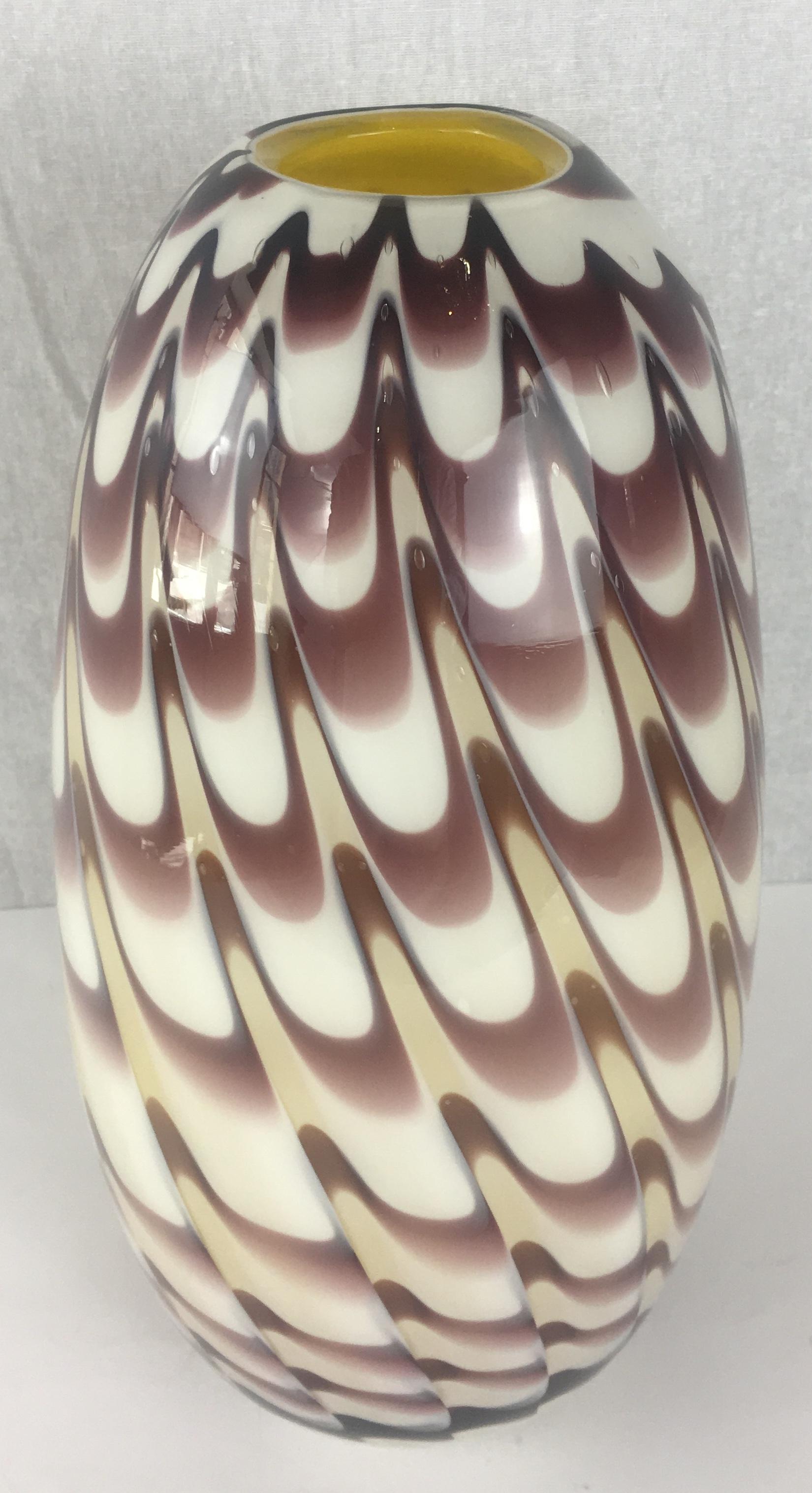 Formia 1970s Fenicio Feather Decorated Purple Brown Murano Art Glass Vase In Good Condition In Miami, FL
