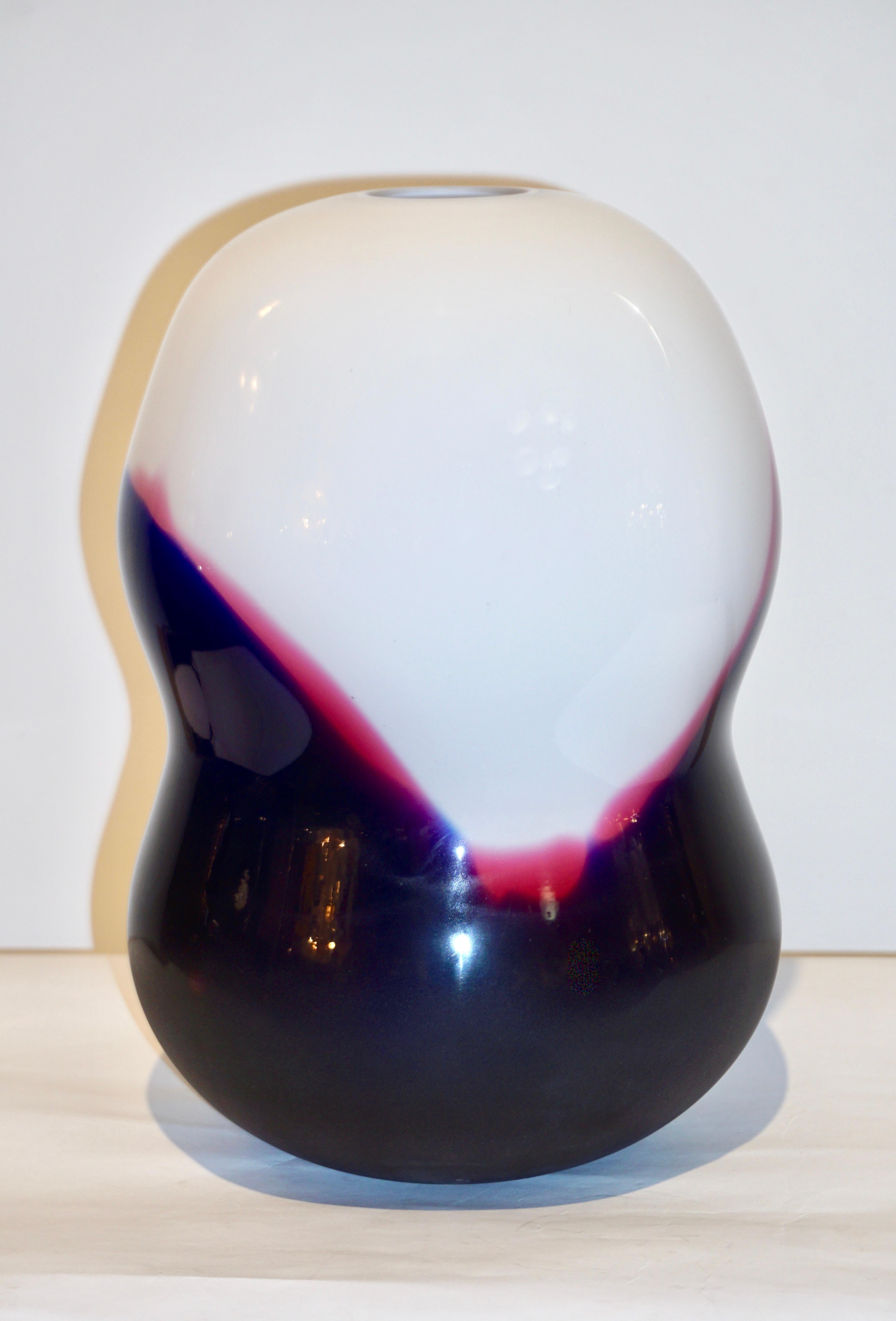 Jarrones de diseño moderno Formia 1980 Italian Vintage Purple Blue White Murano Glass en venta 7